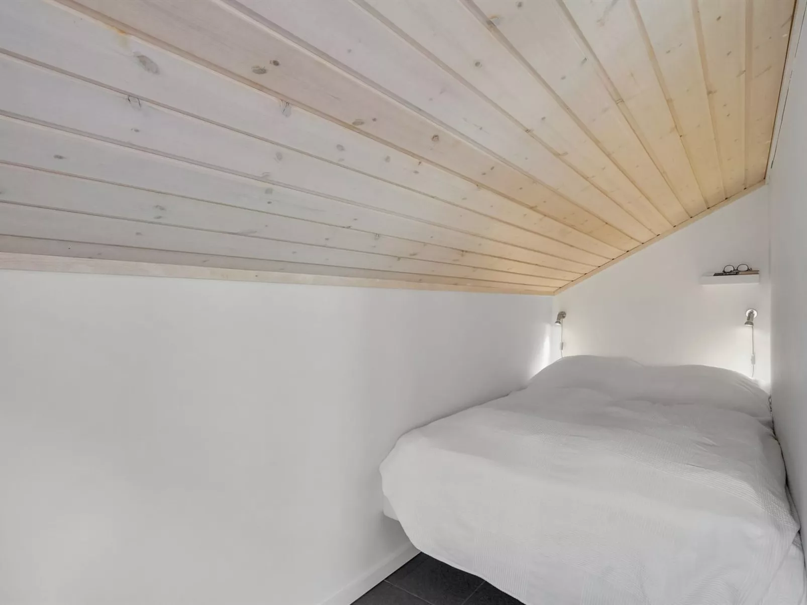 "Nyalle" - 1.3km from the sea-Binnen