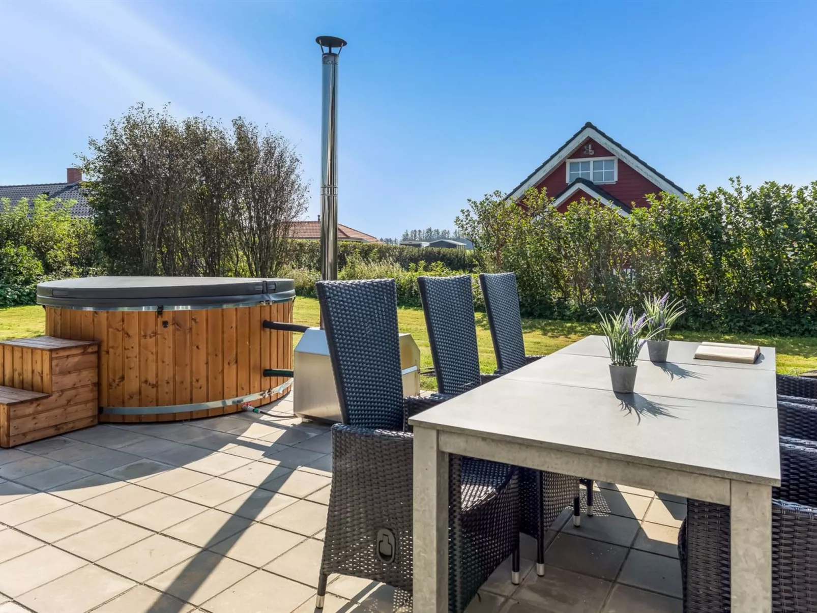 "Gudmundine" - 350m to the fjord-Buiten