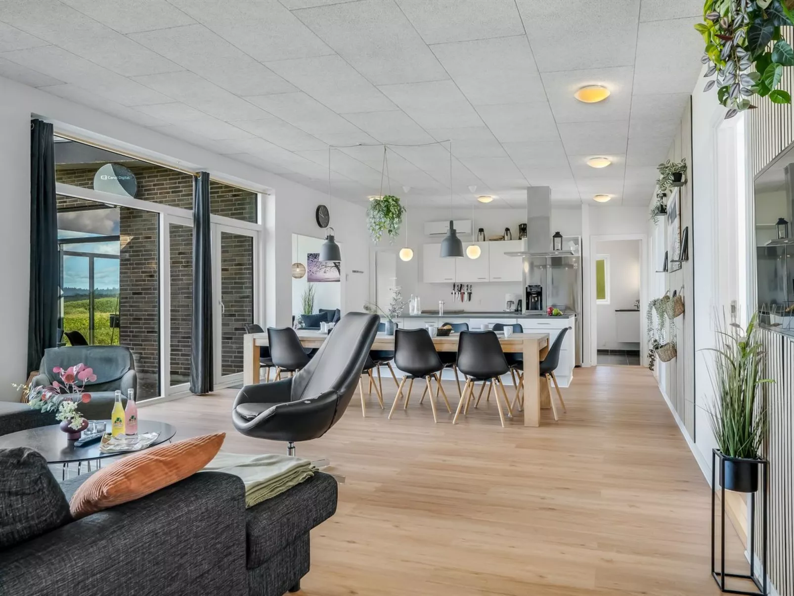 "Eloise" - 50m to the fjord-Binnen