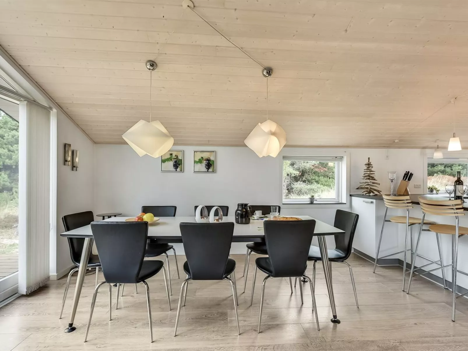 "Lav" - 3.8km from the sea-Binnen