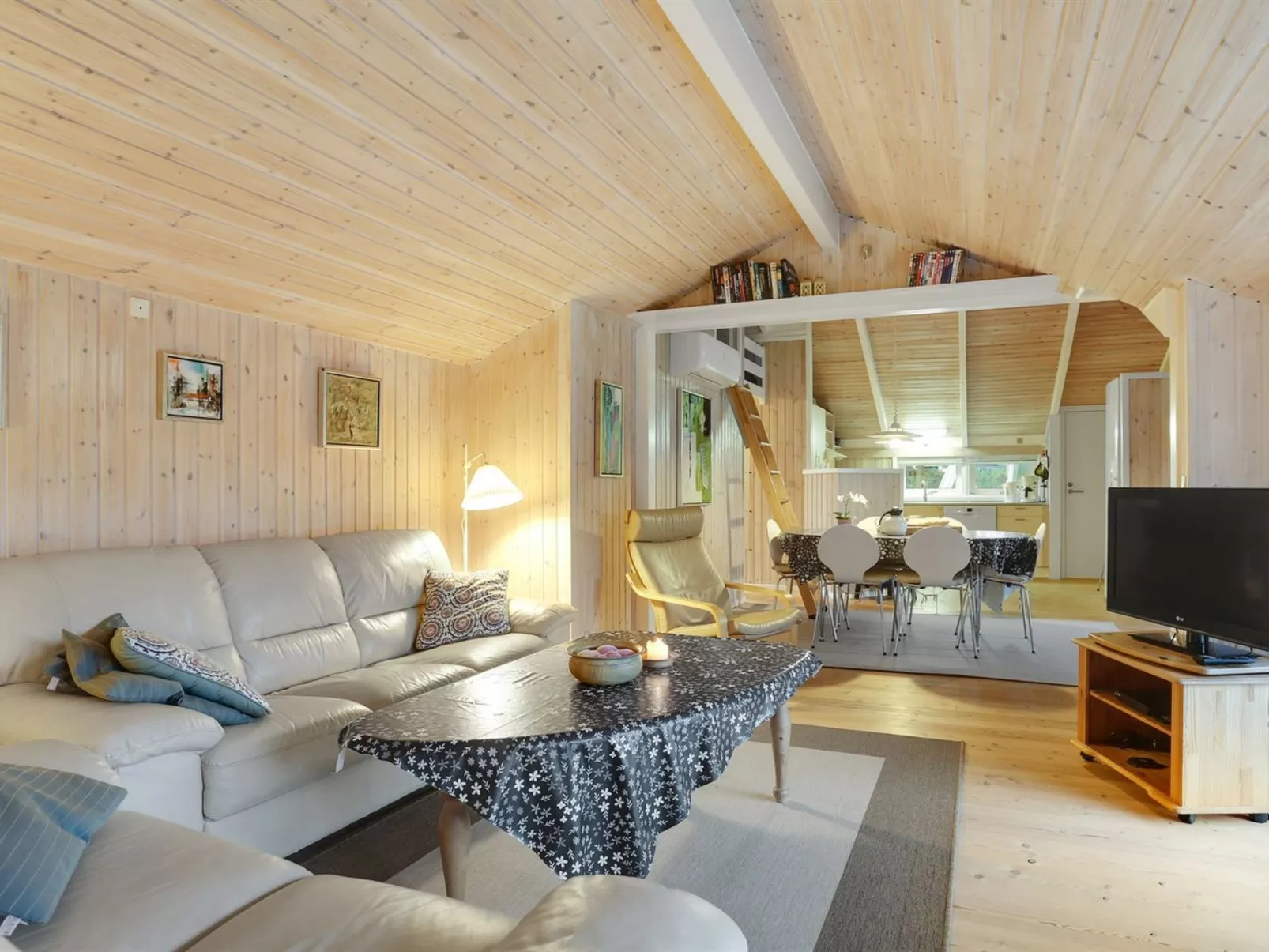 "Arwed" -  from the sea-Binnen