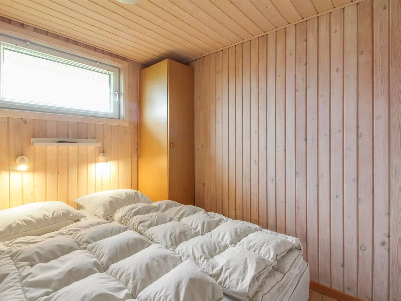 "Adelbert" - 400m from the sea-Binnen