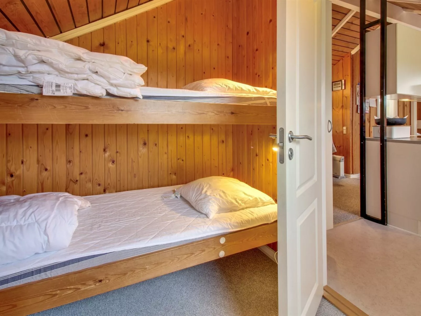 "Sebiorn" - 300m to the fjord-Binnen