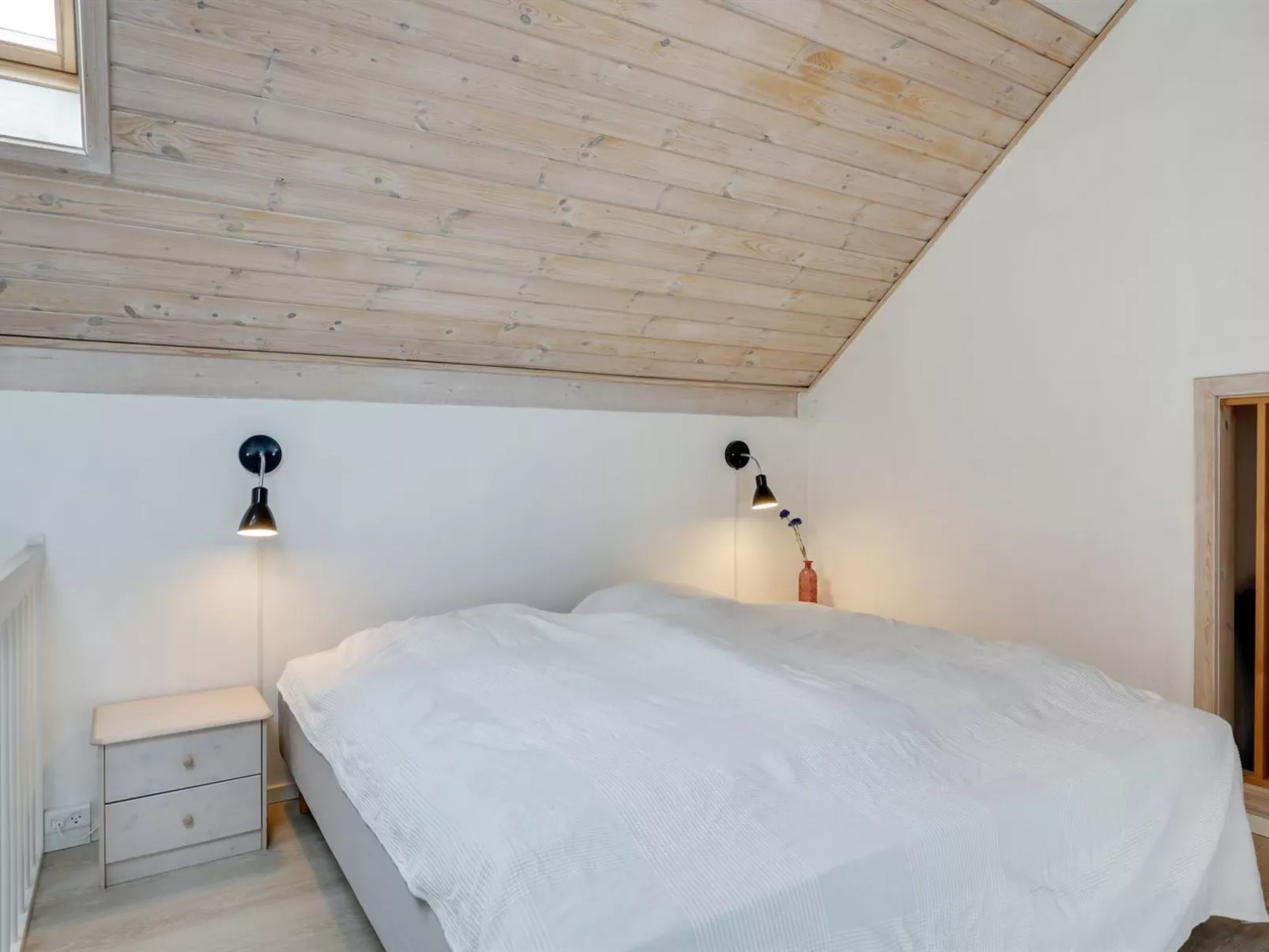 "Otis" - 10m from the sea-Binnen