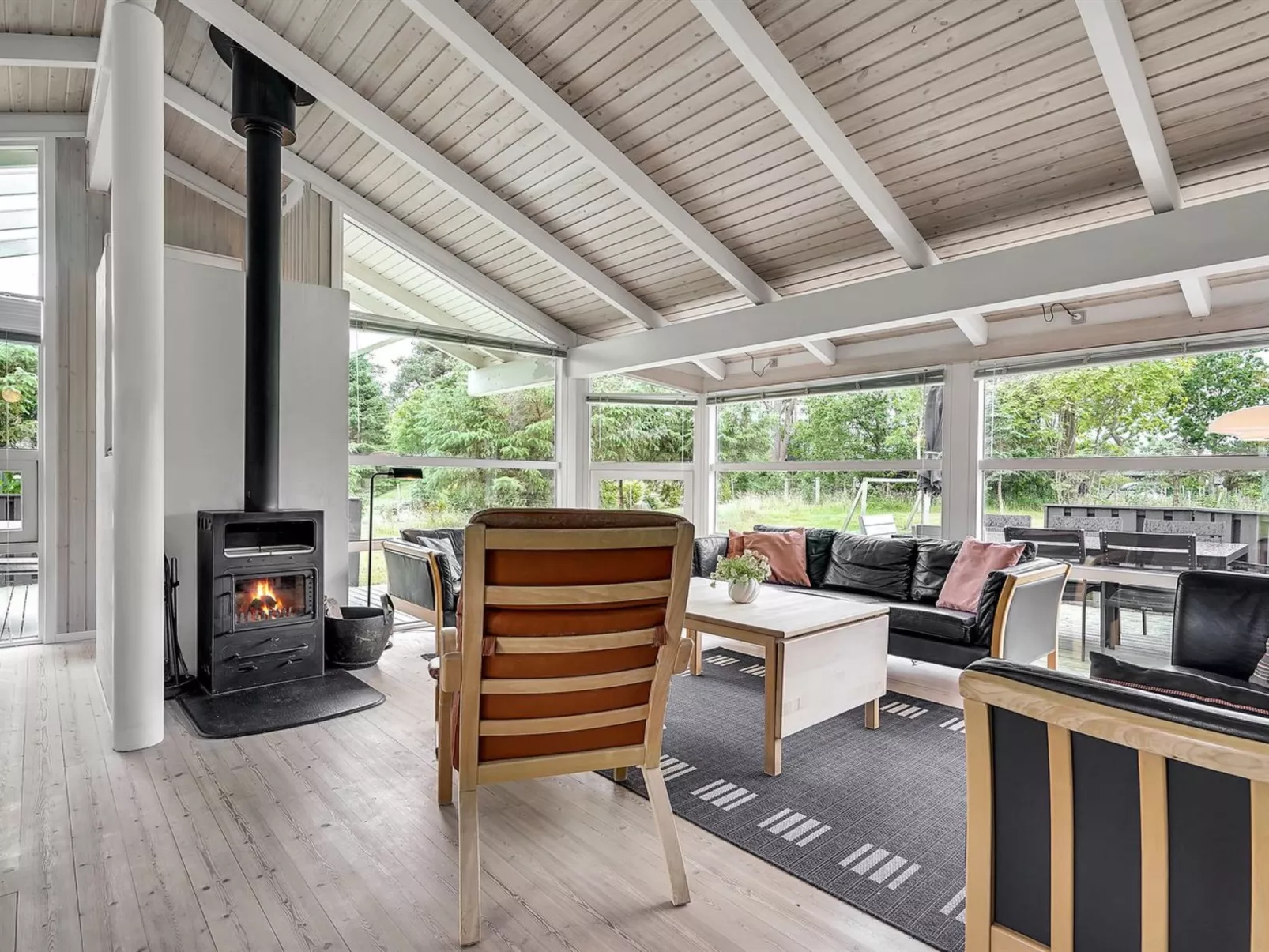 "Gjorgjija" -  from the sea-Binnen