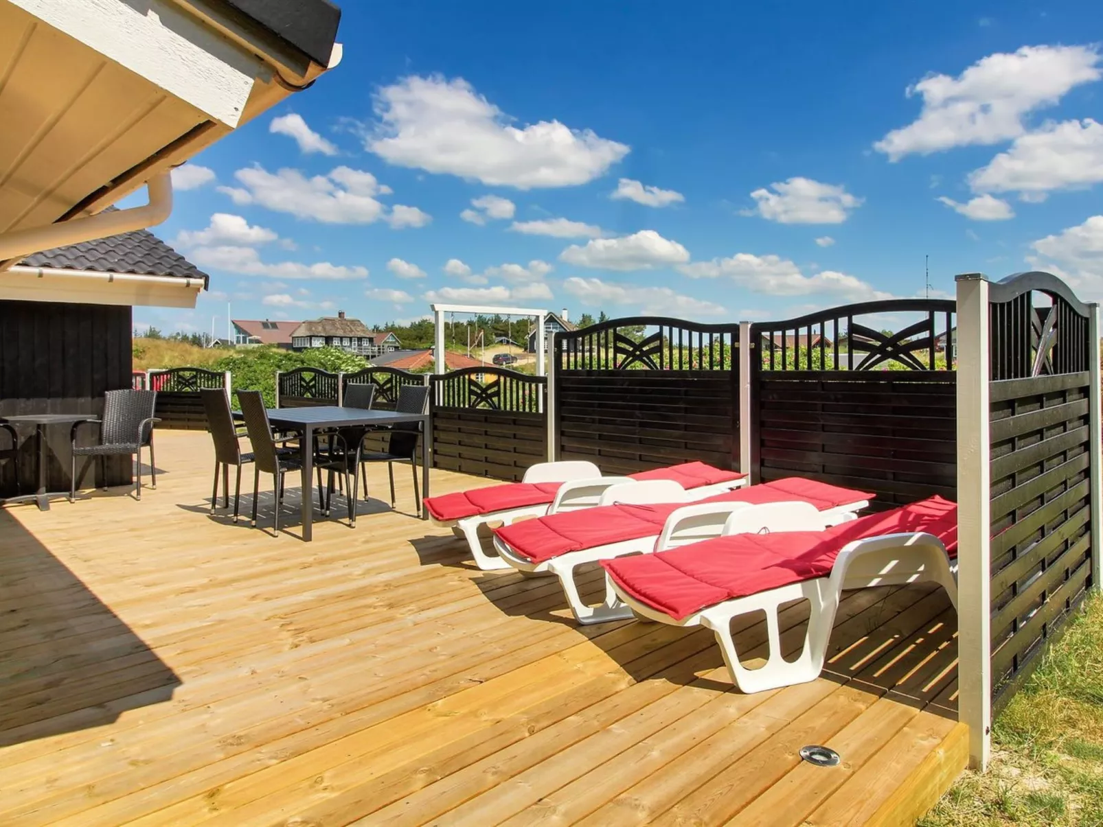 "Sirka" - 200m from the sea-Buiten