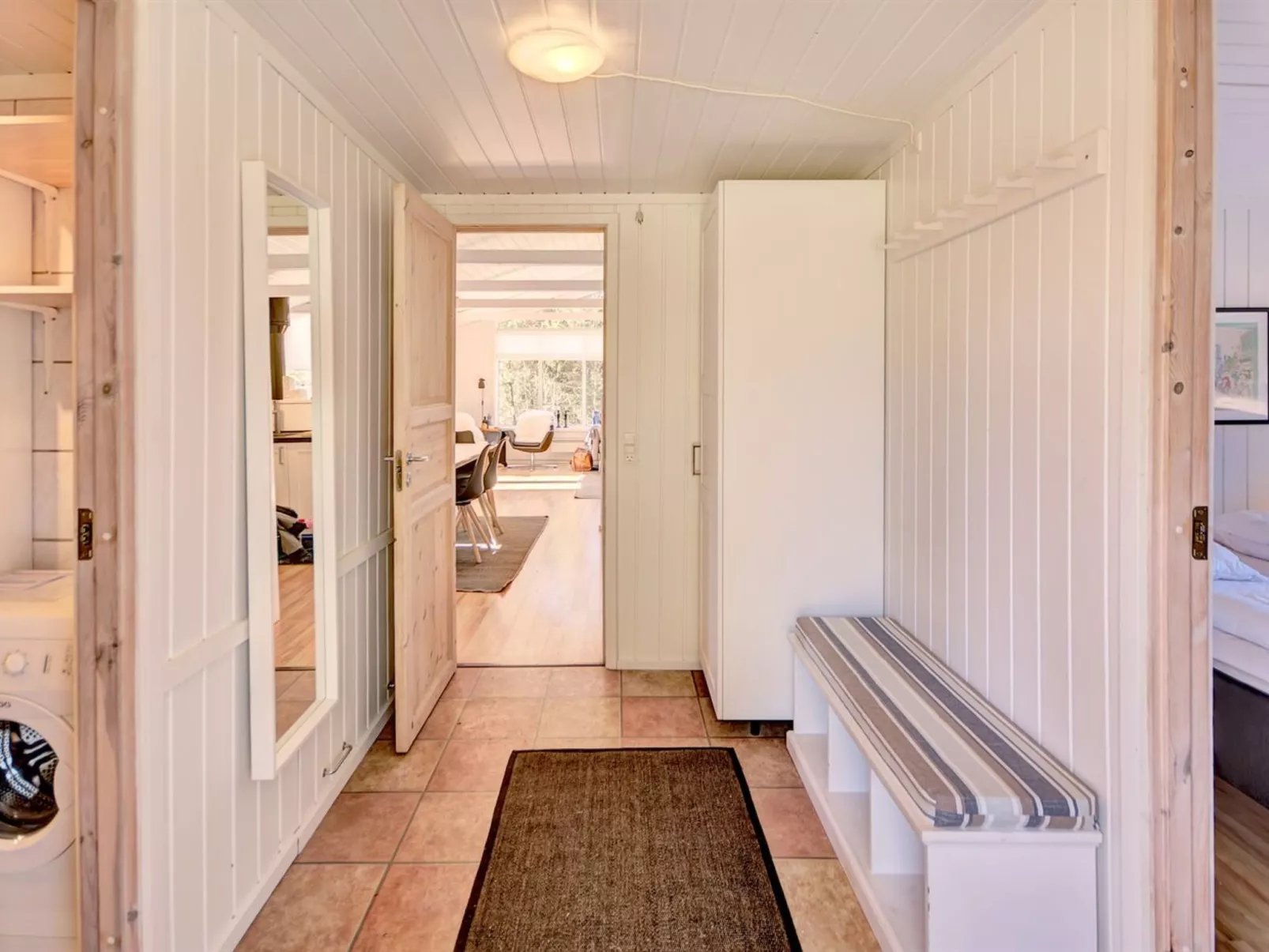 "Bylgja" - 1.7km from the sea-Binnen