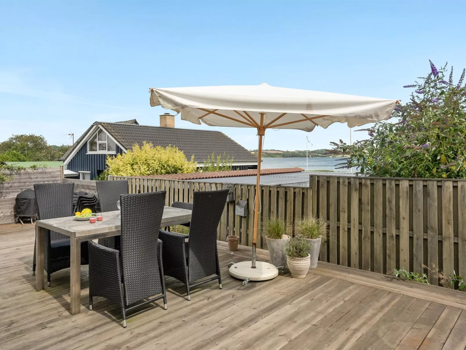 "Elain" -  from the sea-Buiten