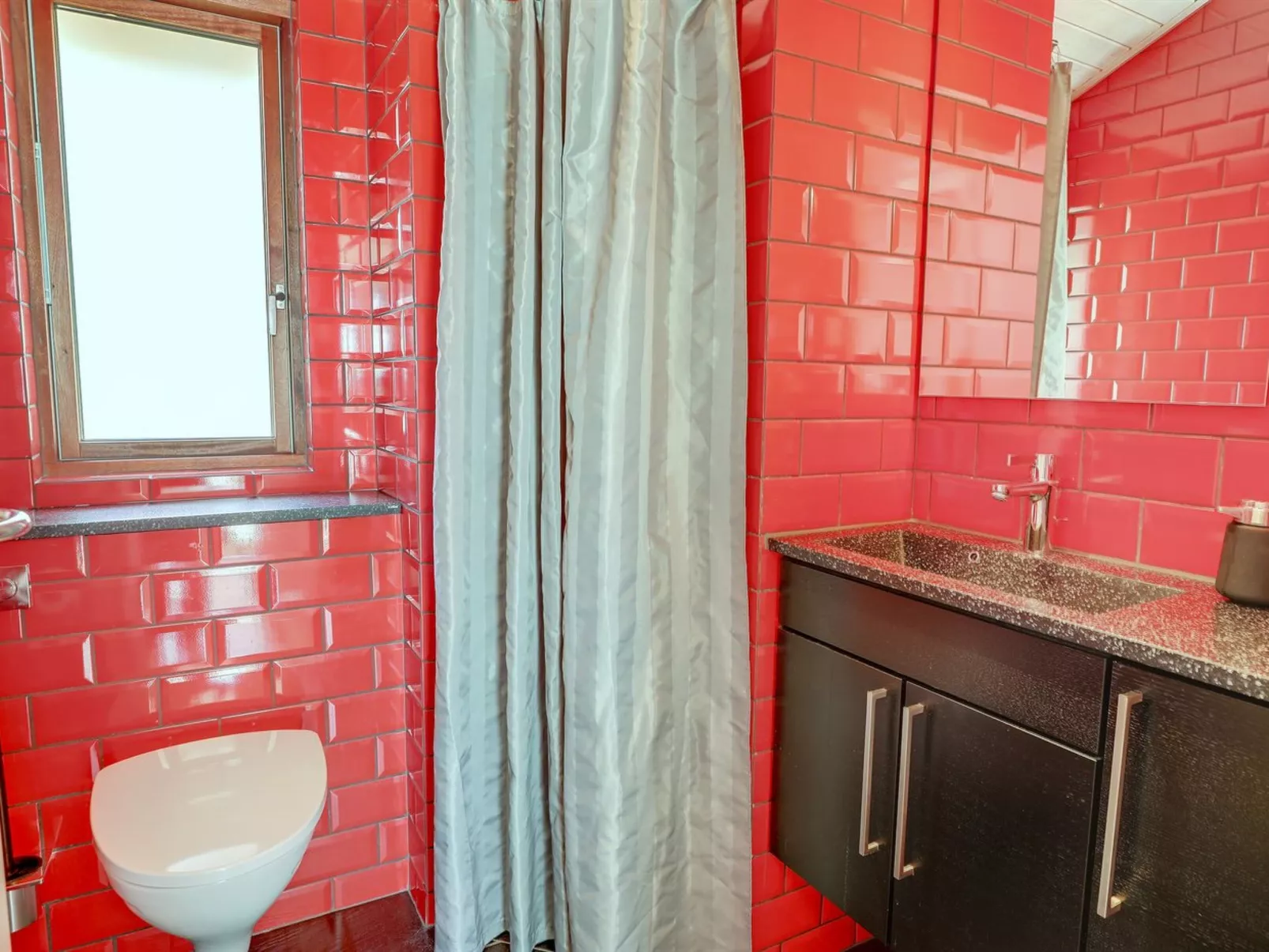 "Unto" - 25m from the sea-Binnen