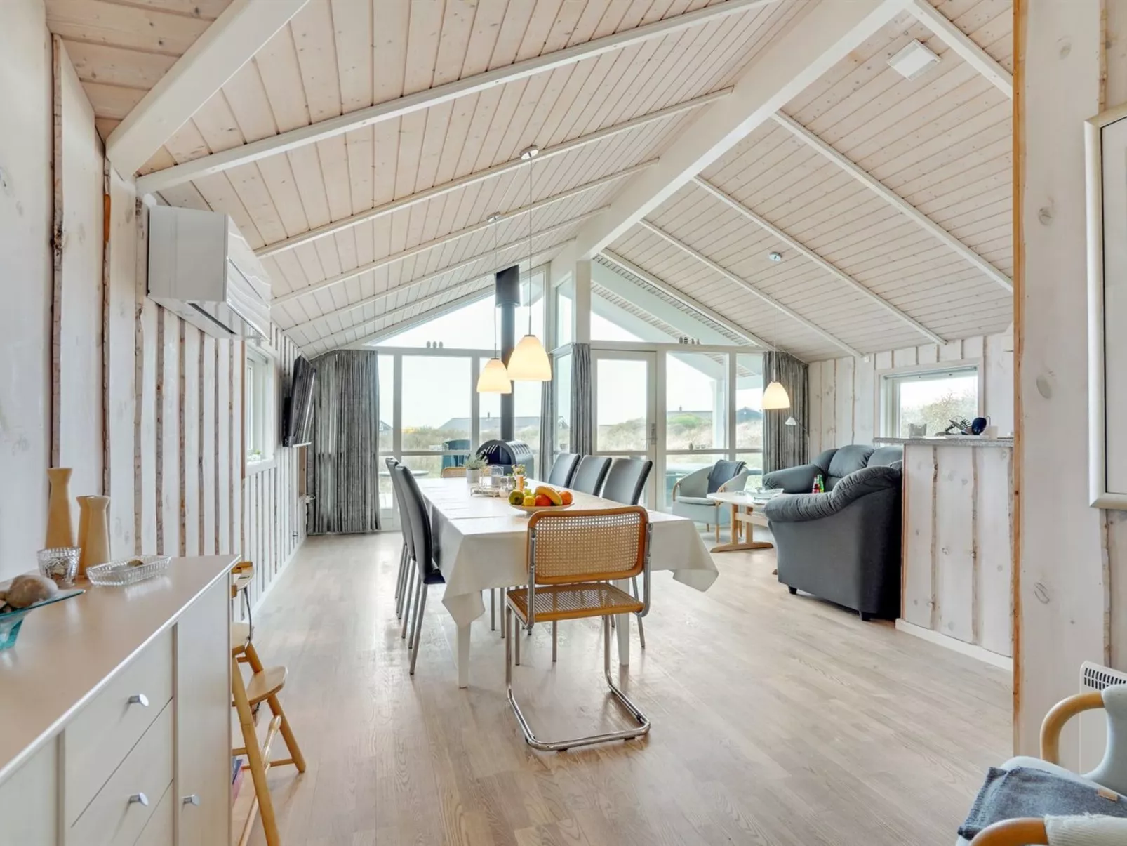 "Patrick" - 300m from the sea-Binnen