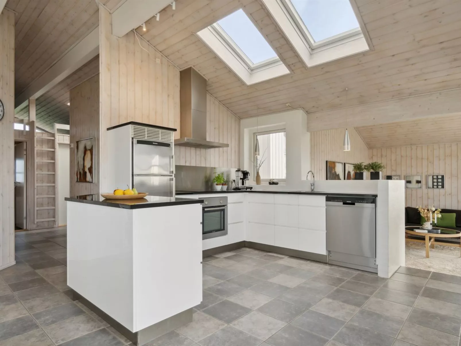 "Ohto" - 281m from the sea-Binnen