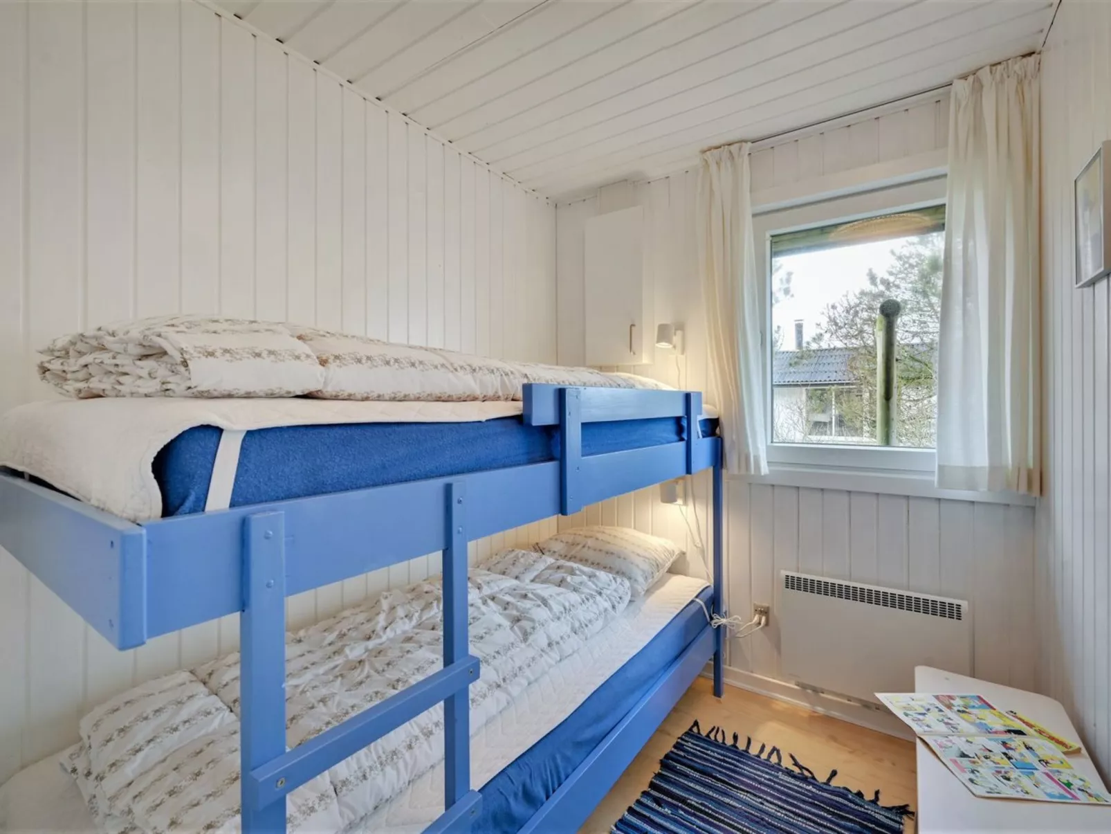 "Shalez" -  from the sea-Binnen