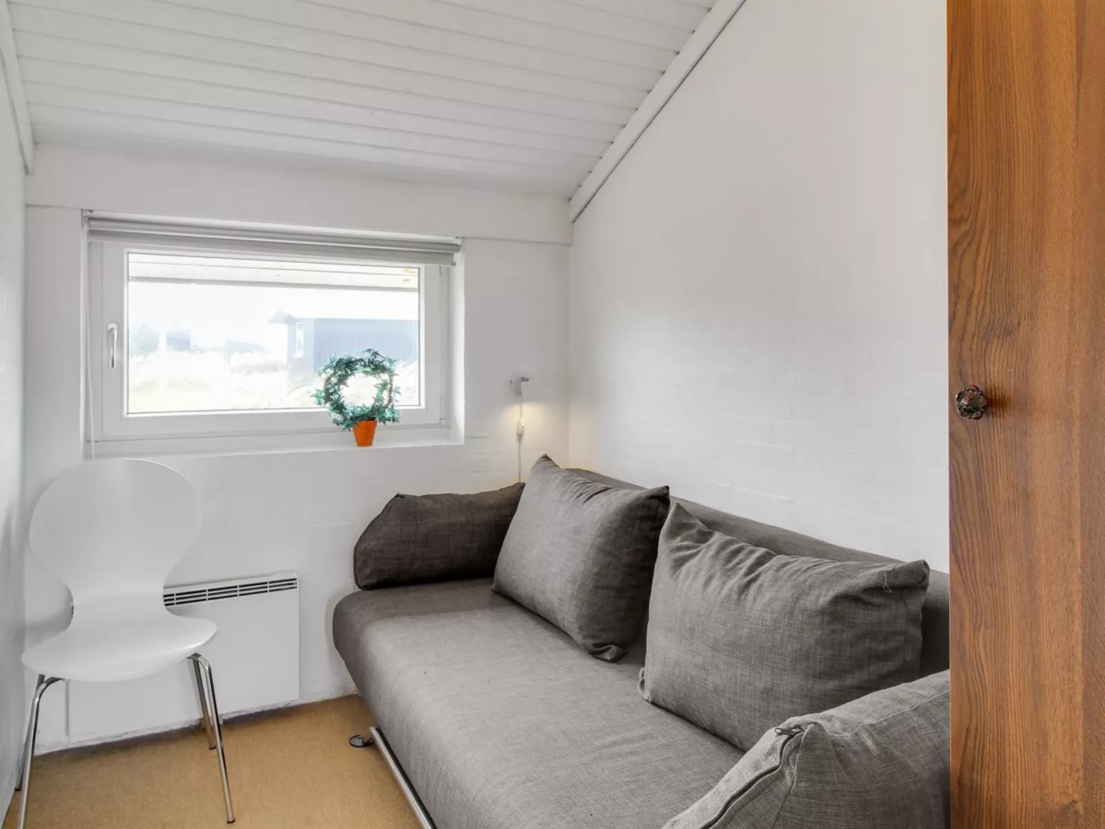 "Jænis" -  from the sea-Binnen