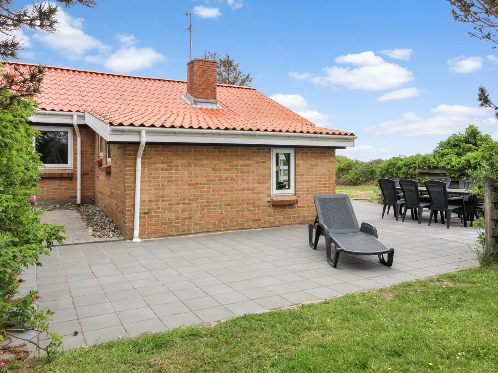 "Svane" - 1.2km from the sea-Buiten