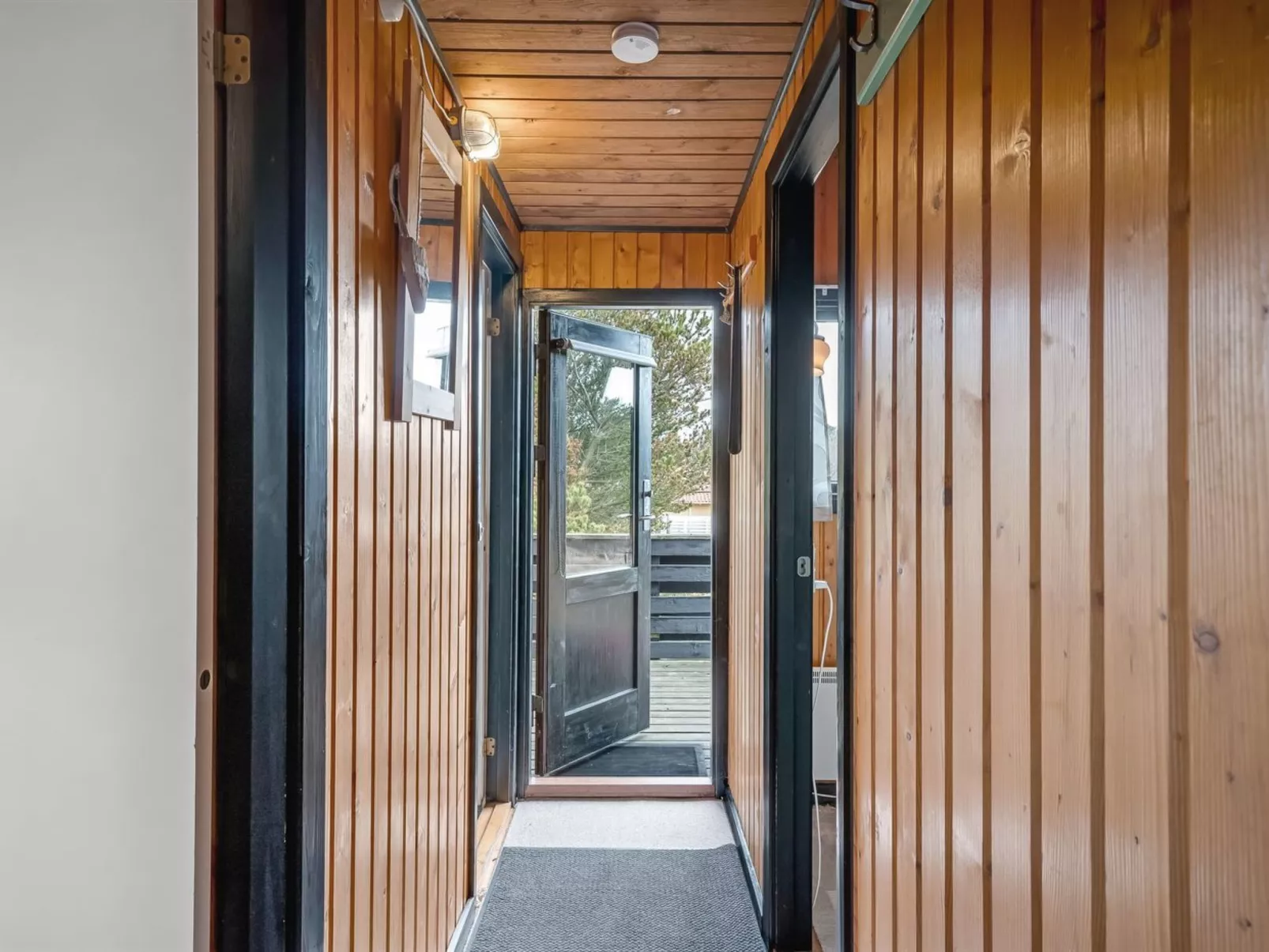 "Delia" - 300m from the sea-Binnen