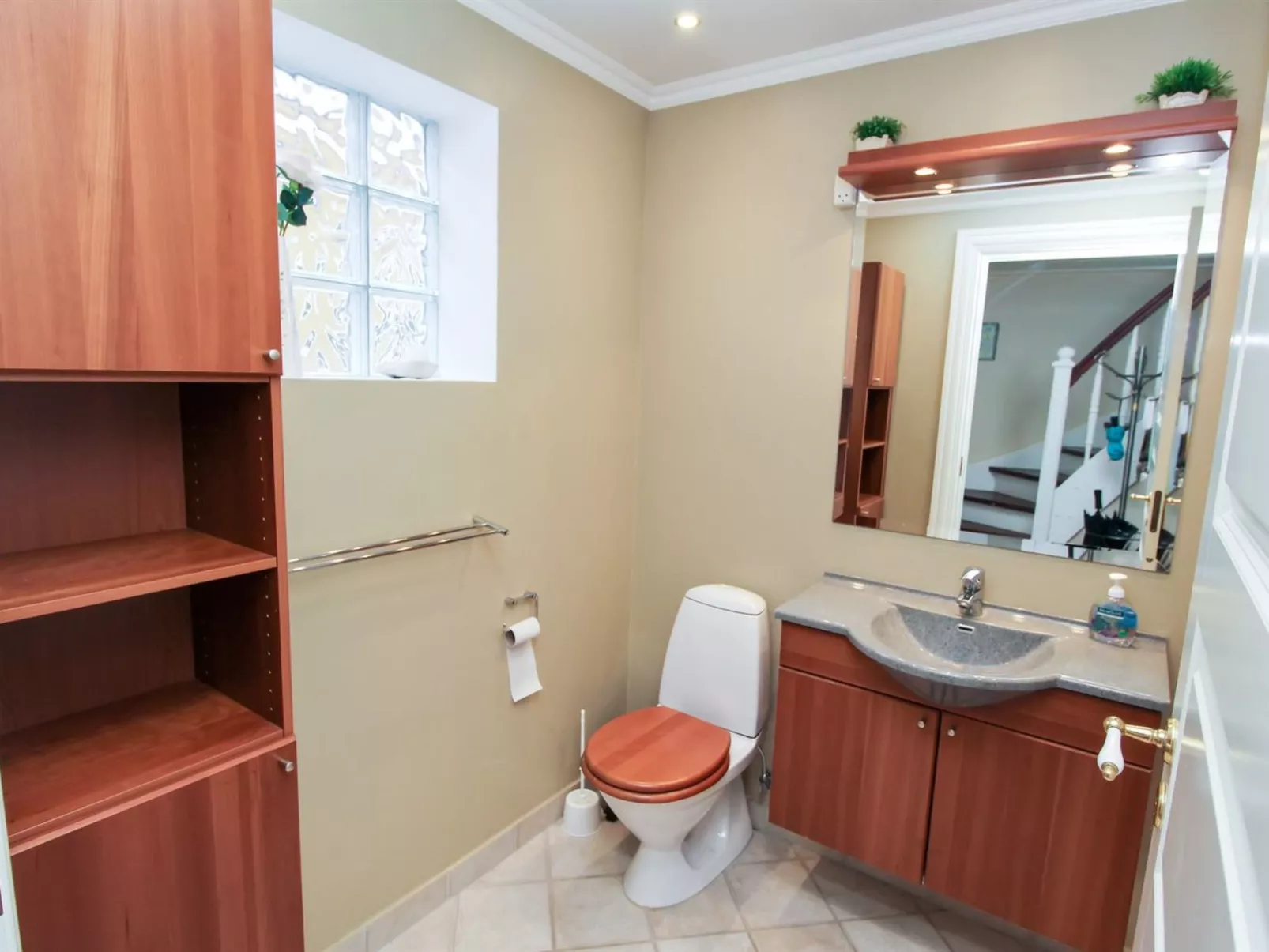 "Swarthovde" - 300m from the sea-Binnen