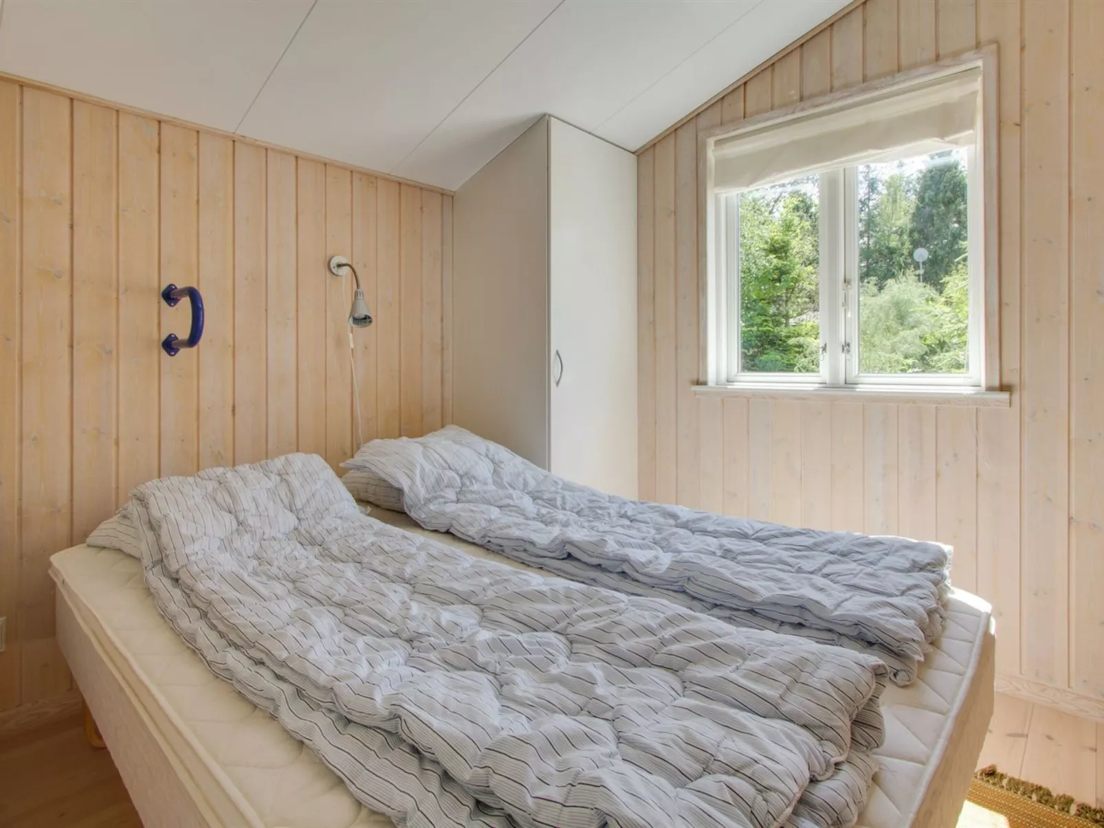 "Alisia" - 400m from the sea-Binnen