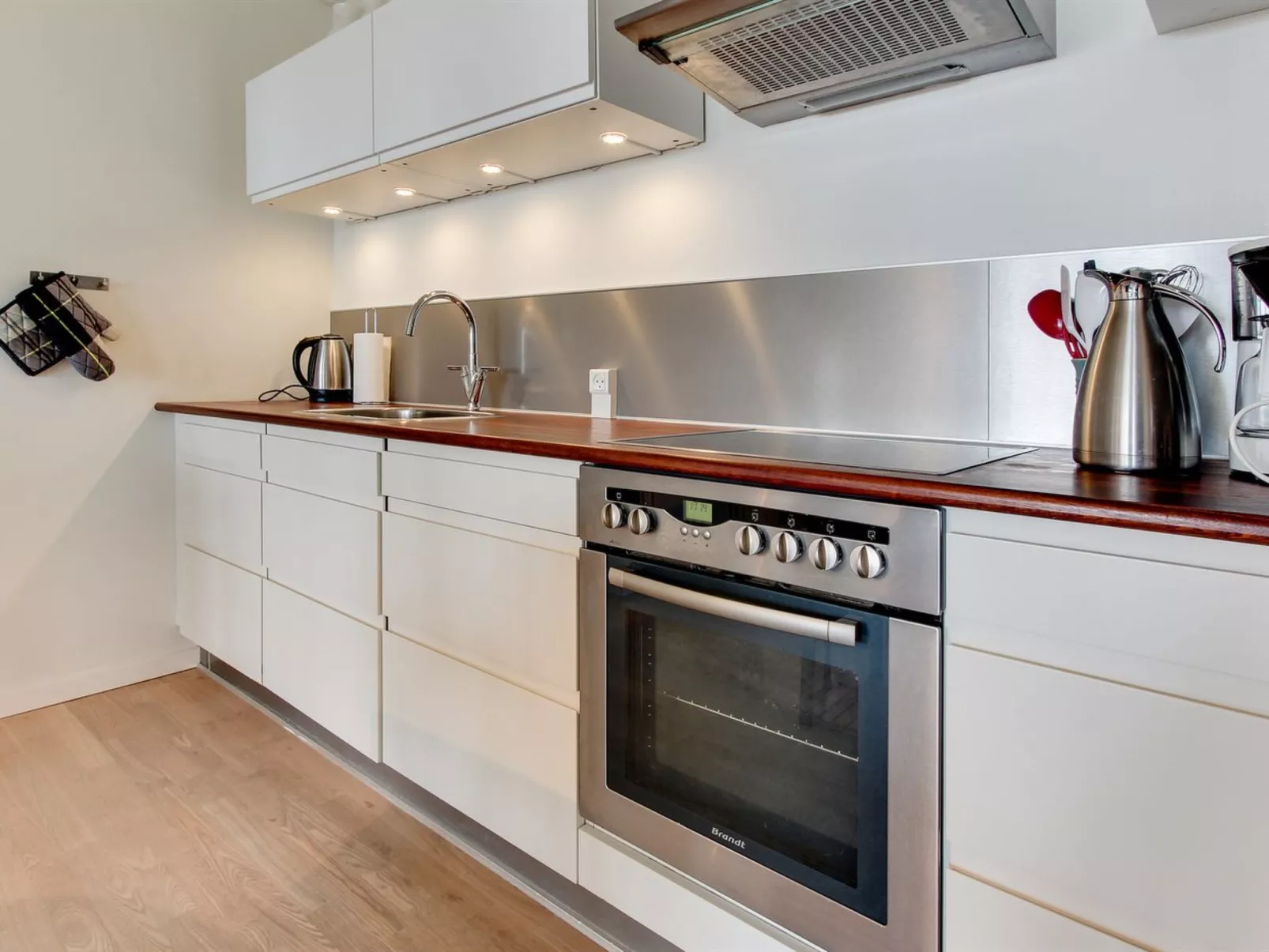 "Frederique" - 400m from the sea-Binnen