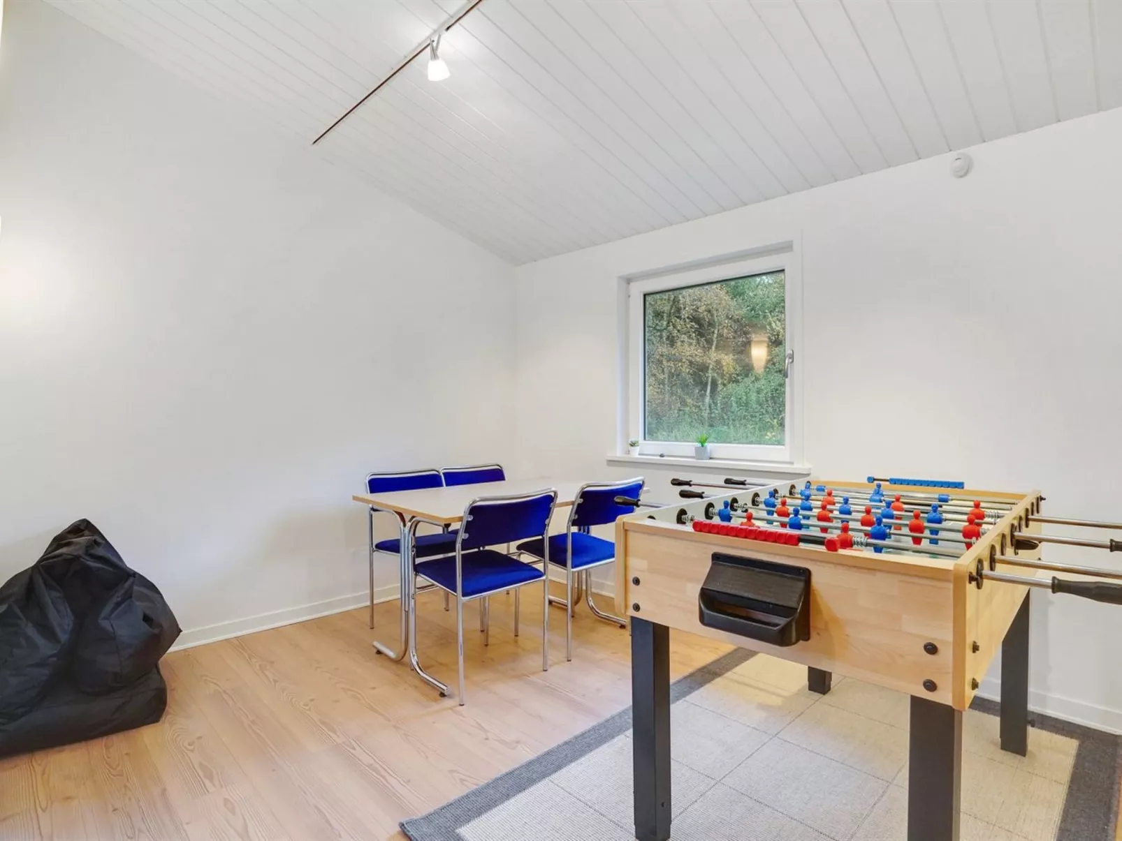 "Mikaela" - 1km from the sea-Binnen