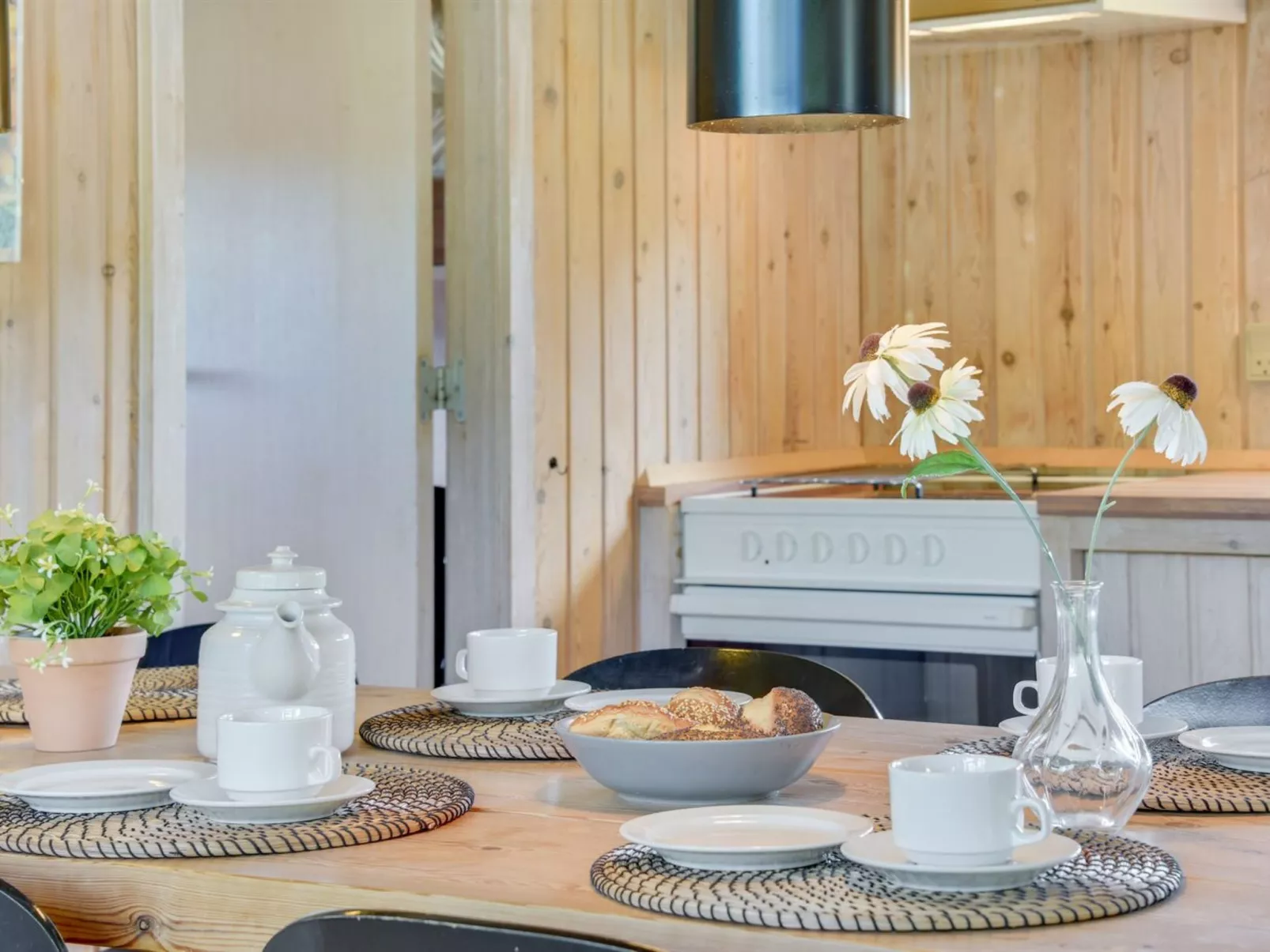 "Aiva" - 1.5km from the sea-Binnen