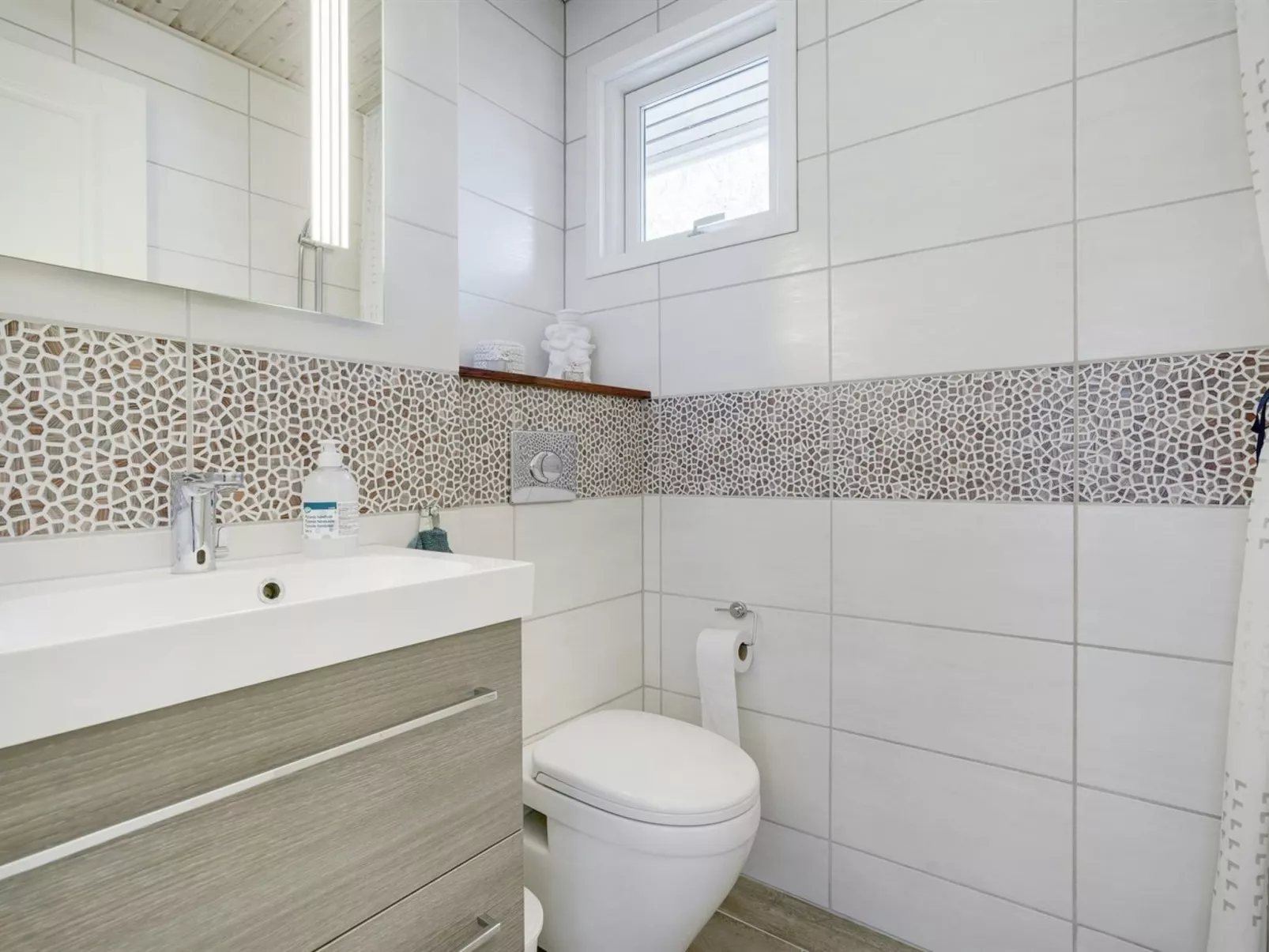 "Eweline" - 75m from the sea-Binnen