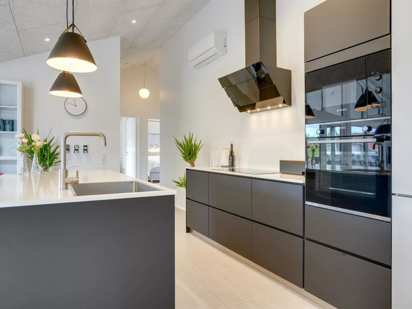 "Antonina" - 800m from the sea-Binnen