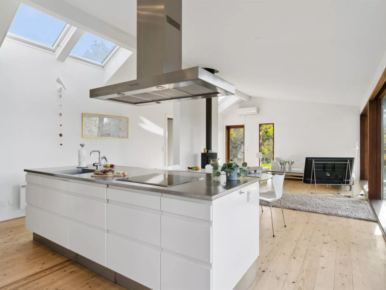 "Erikka" - 300m to the fjord-Binnen