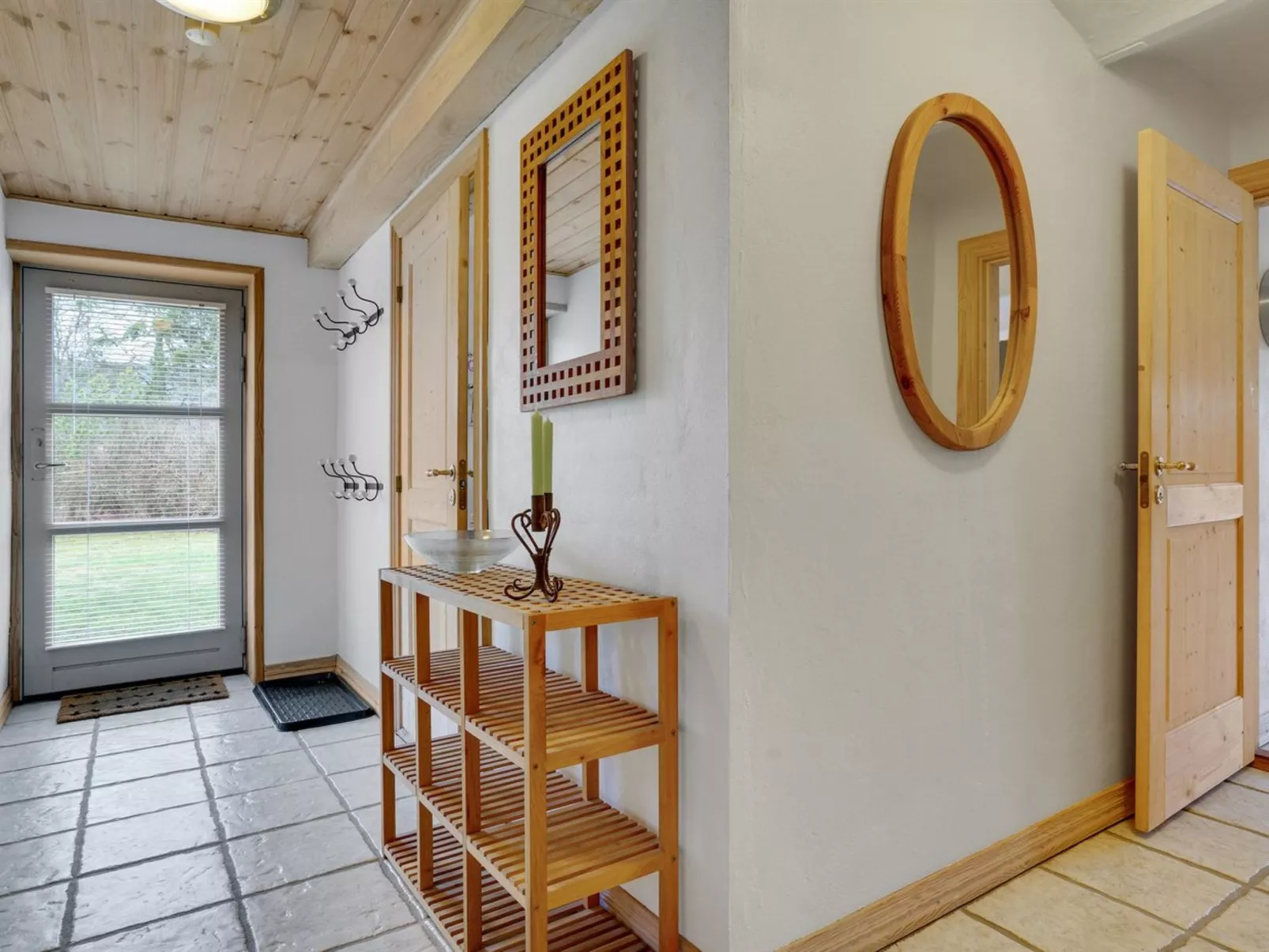 "Rebecca" - 1.5km from the sea-Binnen