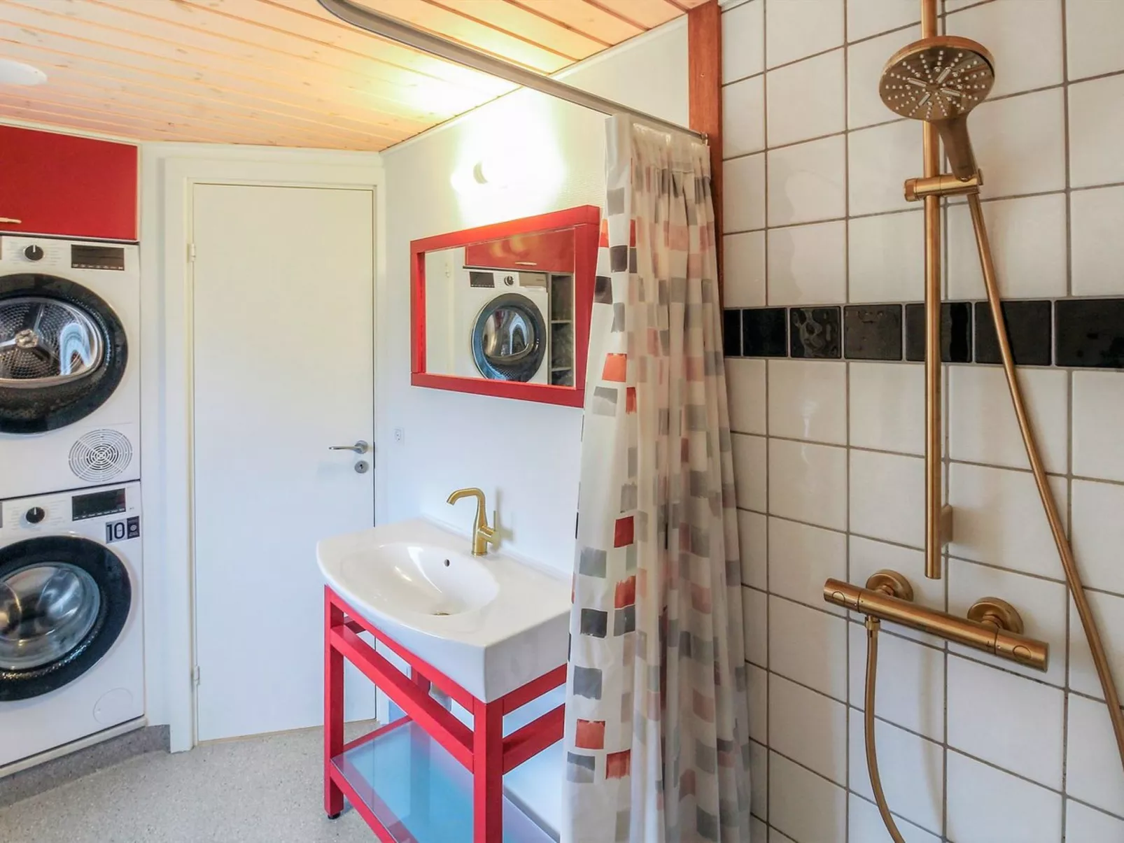 "Tiia" - 29km from the sea-Binnen