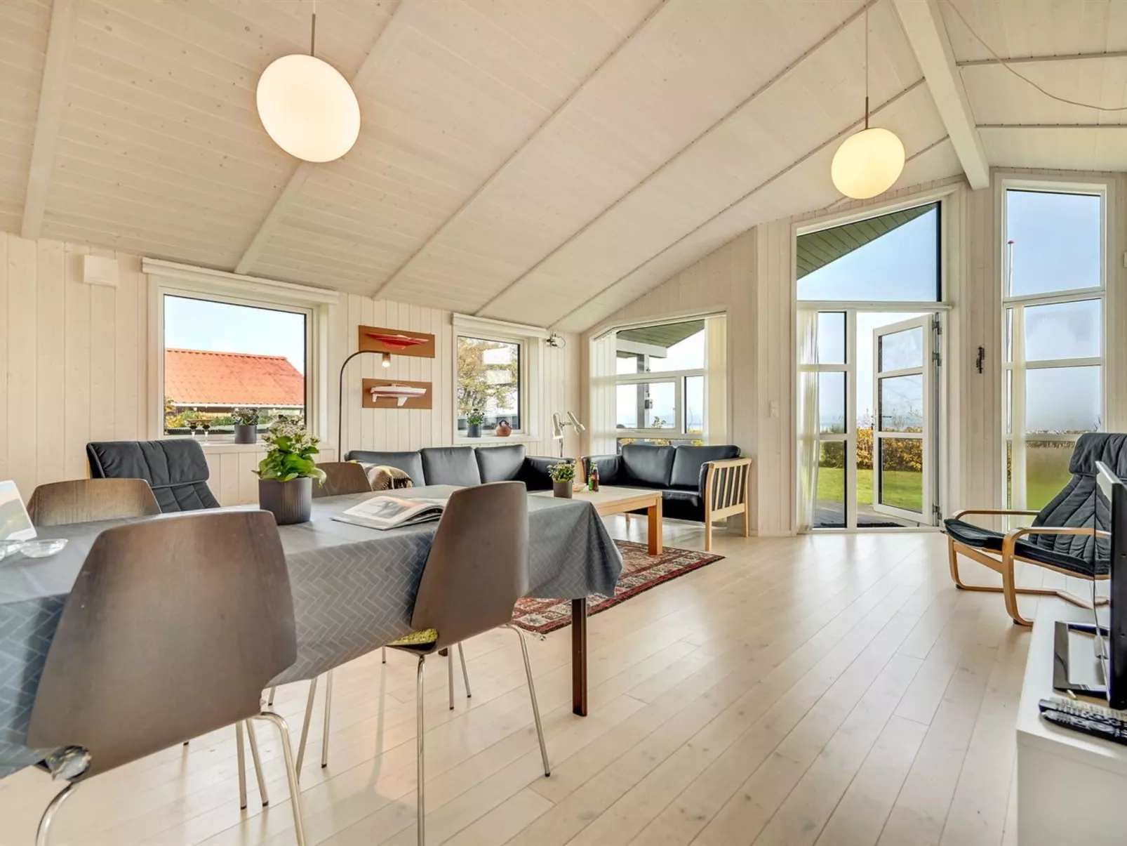 "Duschanka" - 50m to the fjord-Binnen