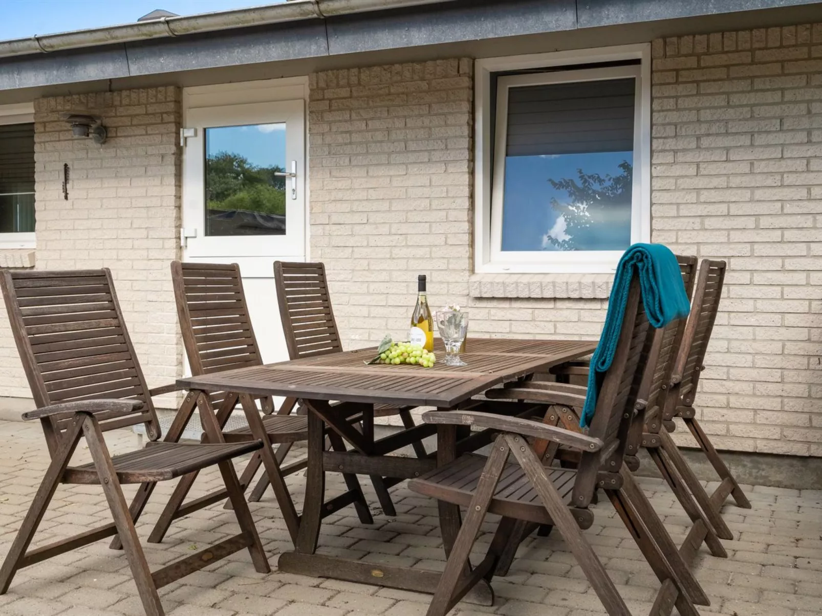 "Anselma" - 800m to the fjord-Buiten