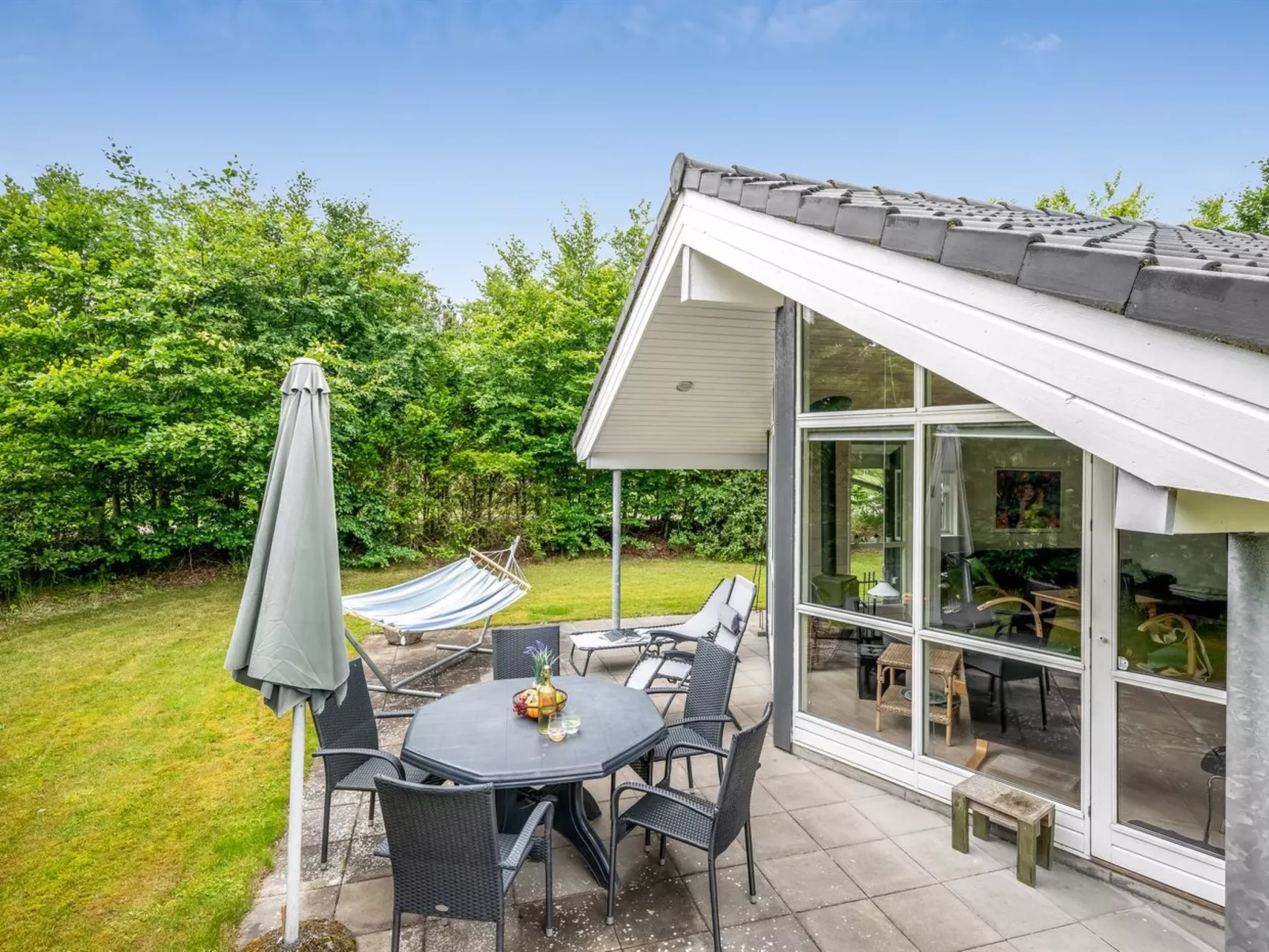 "Valentin" - 400m to the fjord-Buiten