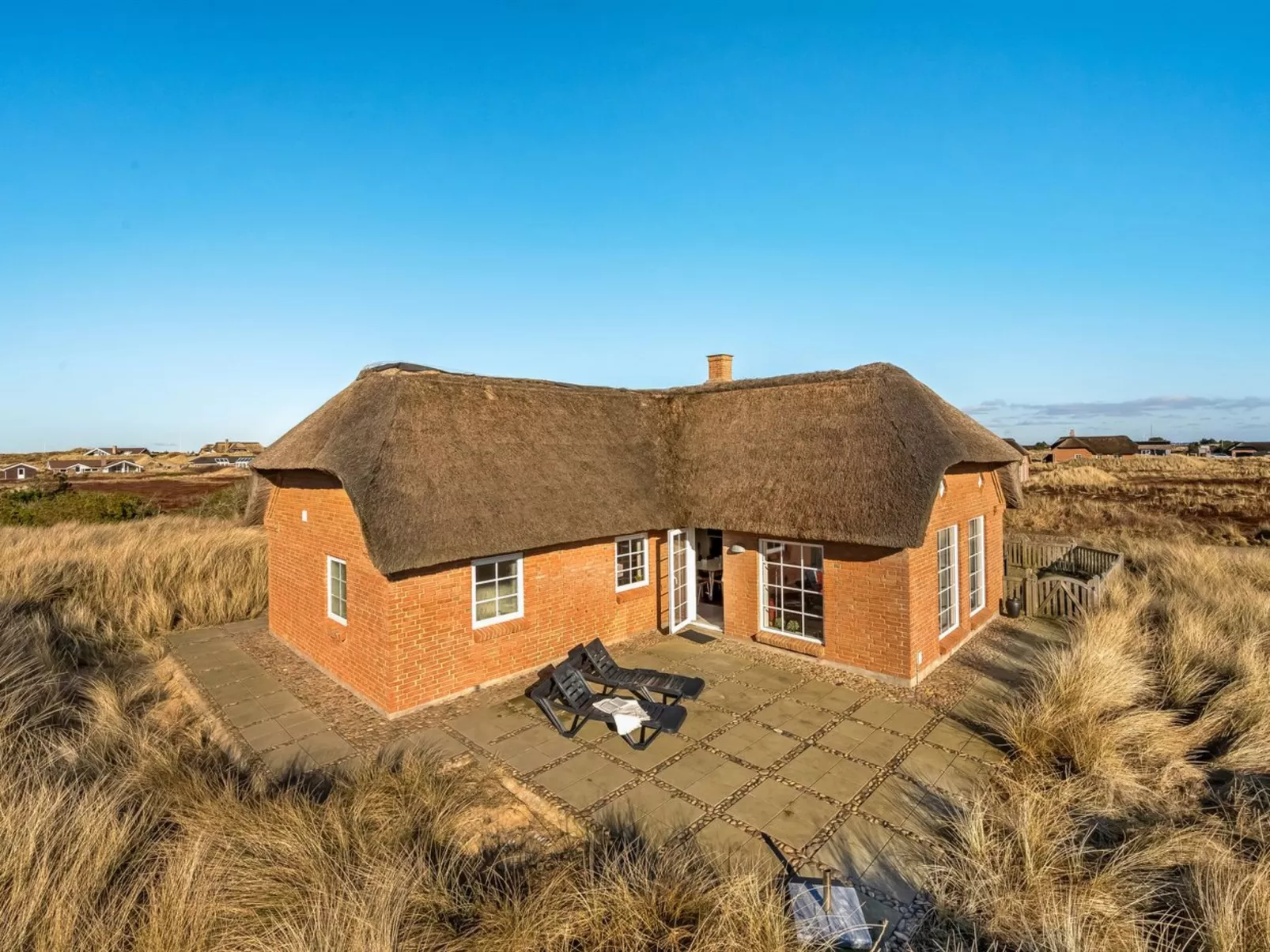 "Hærulf" - 300m from the sea-Buiten