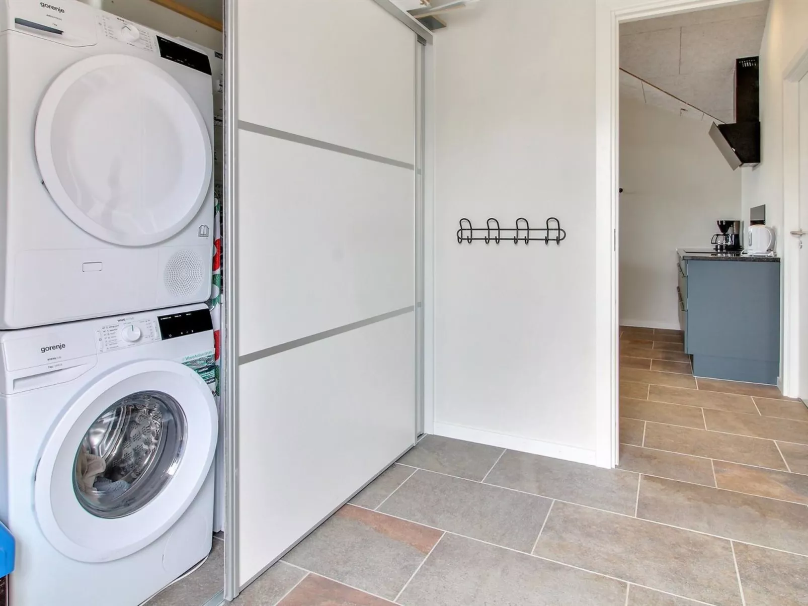 "Helina" - 180m from the sea-Binnen