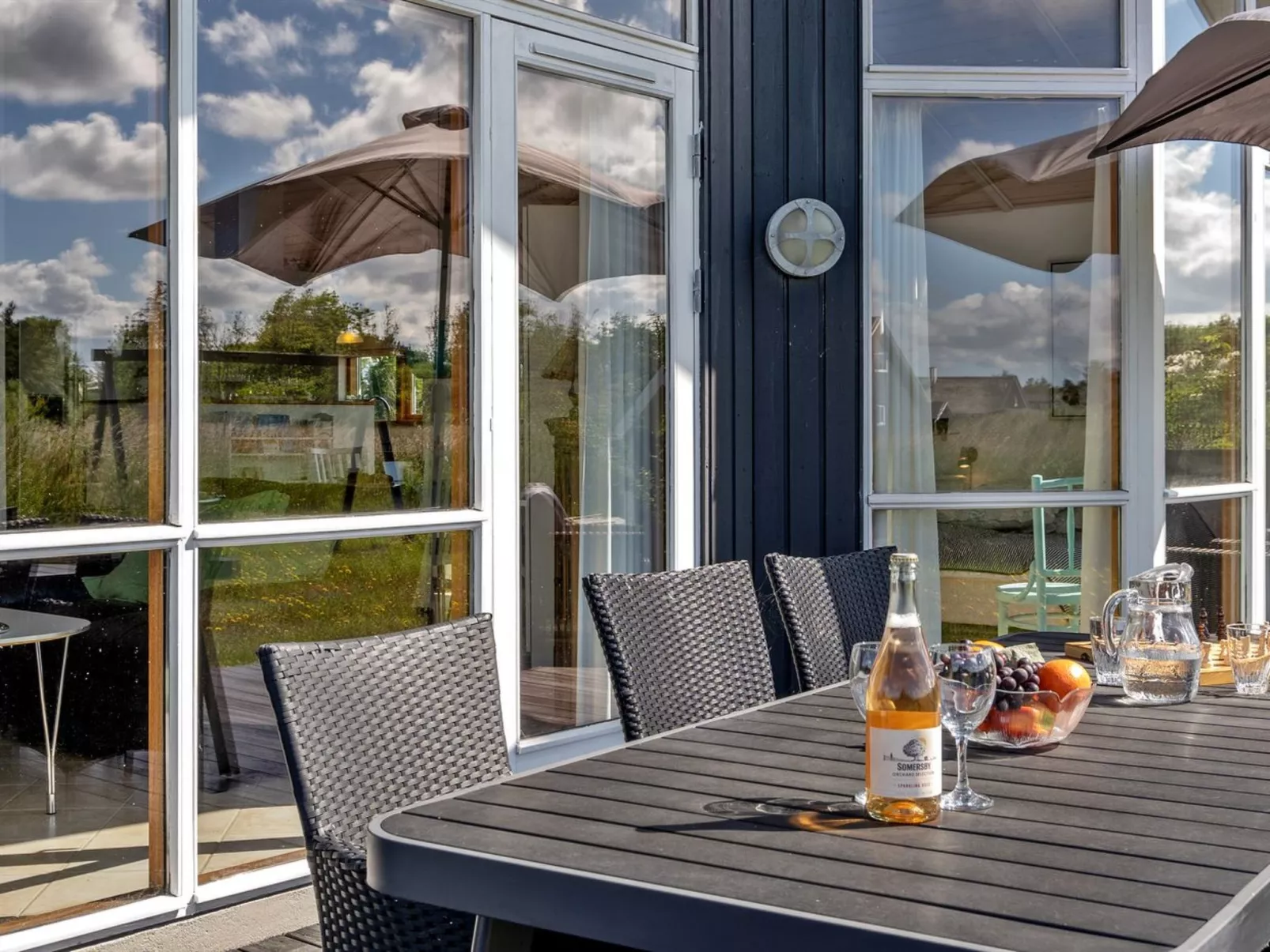 "Gudmunda" - 200m to the fjord-Buiten