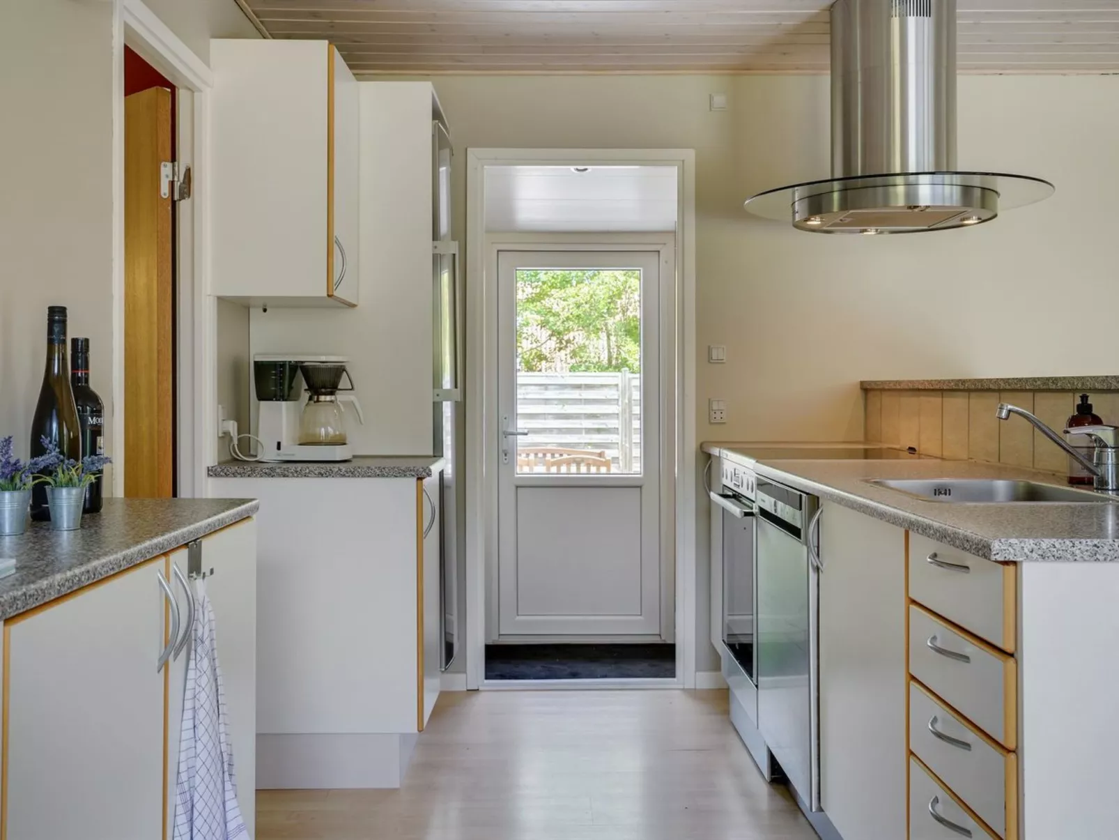 "Nannah" - 250m from the sea-Binnen