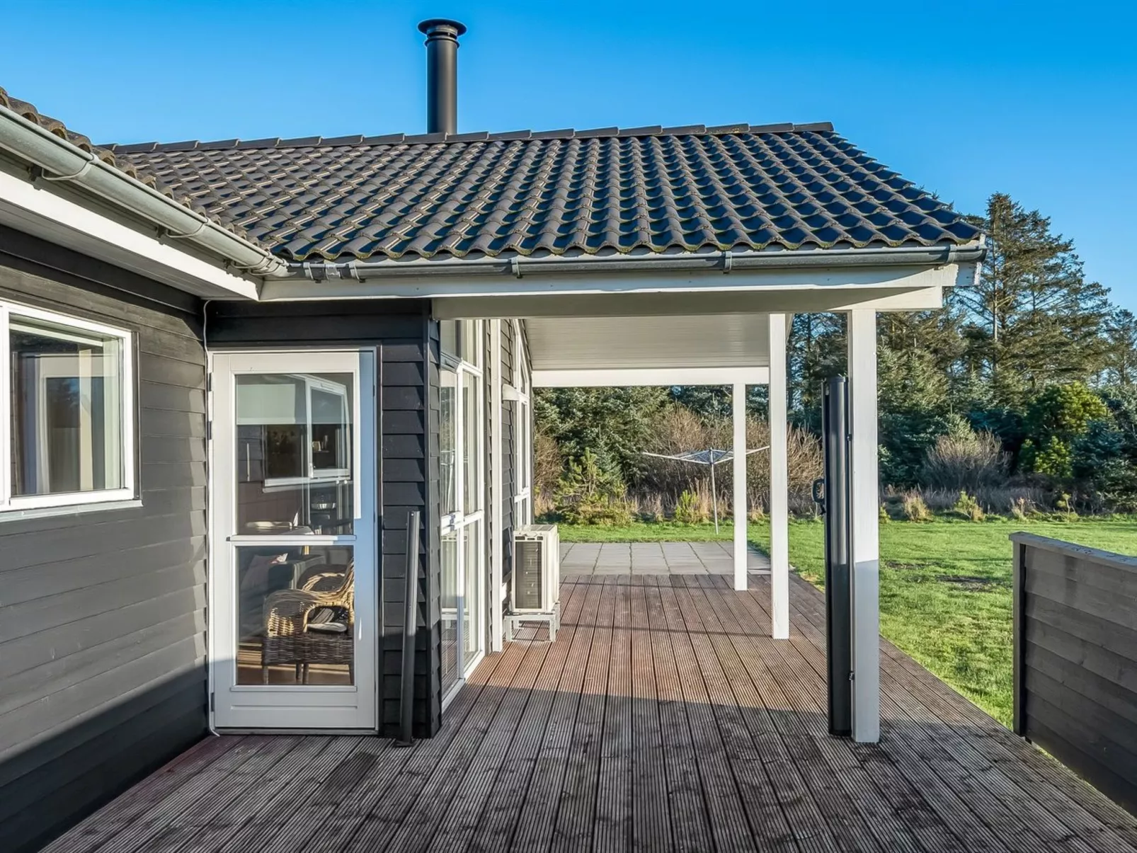 "Oskarvine" - 900m from the sea - Buiten