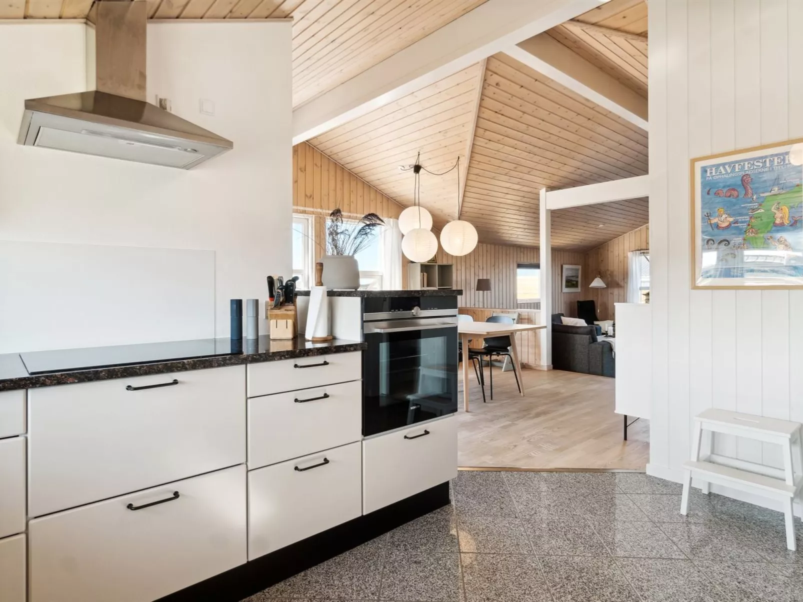 "Marissa" - 200m from the sea-Binnen