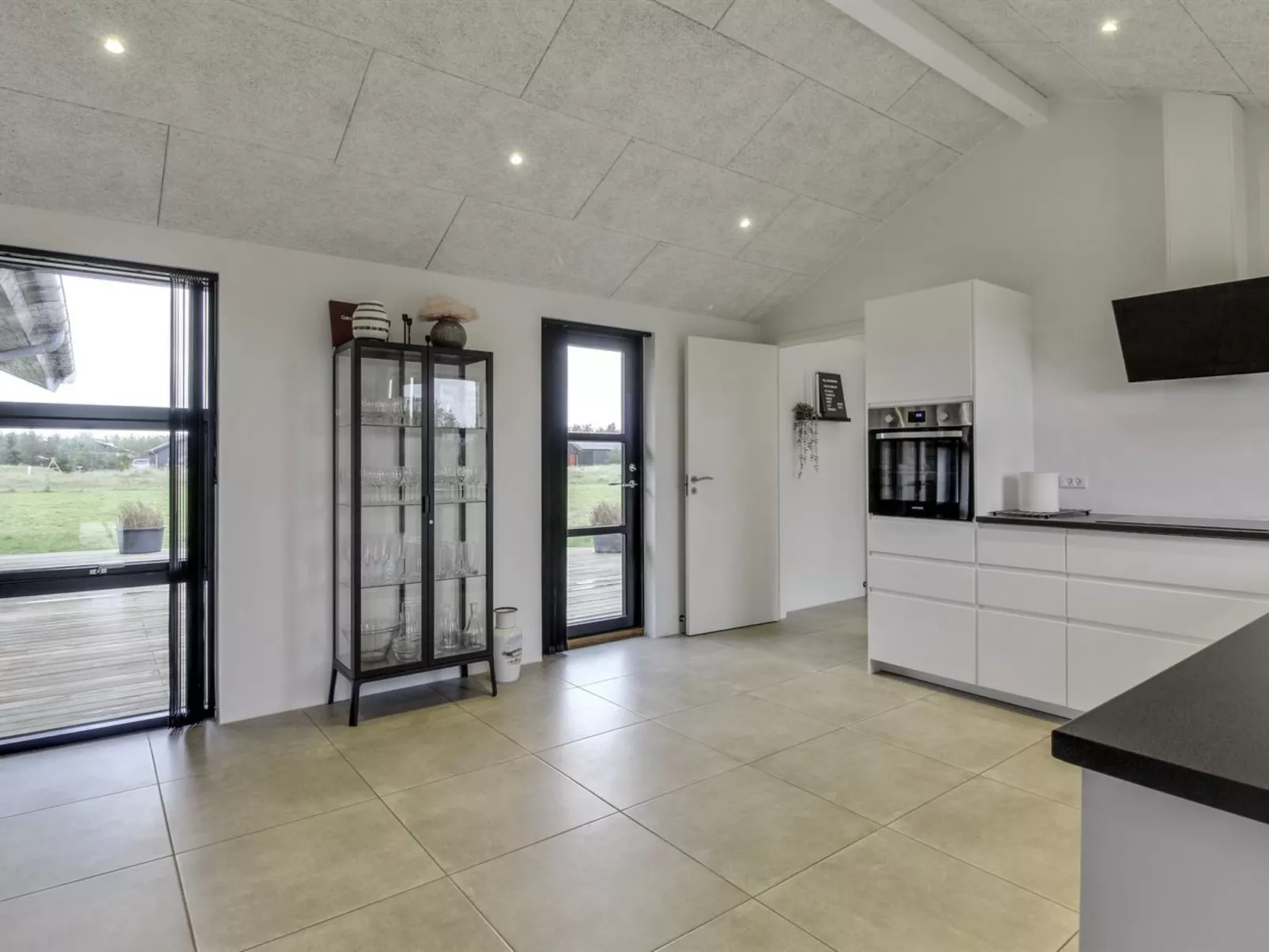 "Juho" - 900m from the sea-Binnen