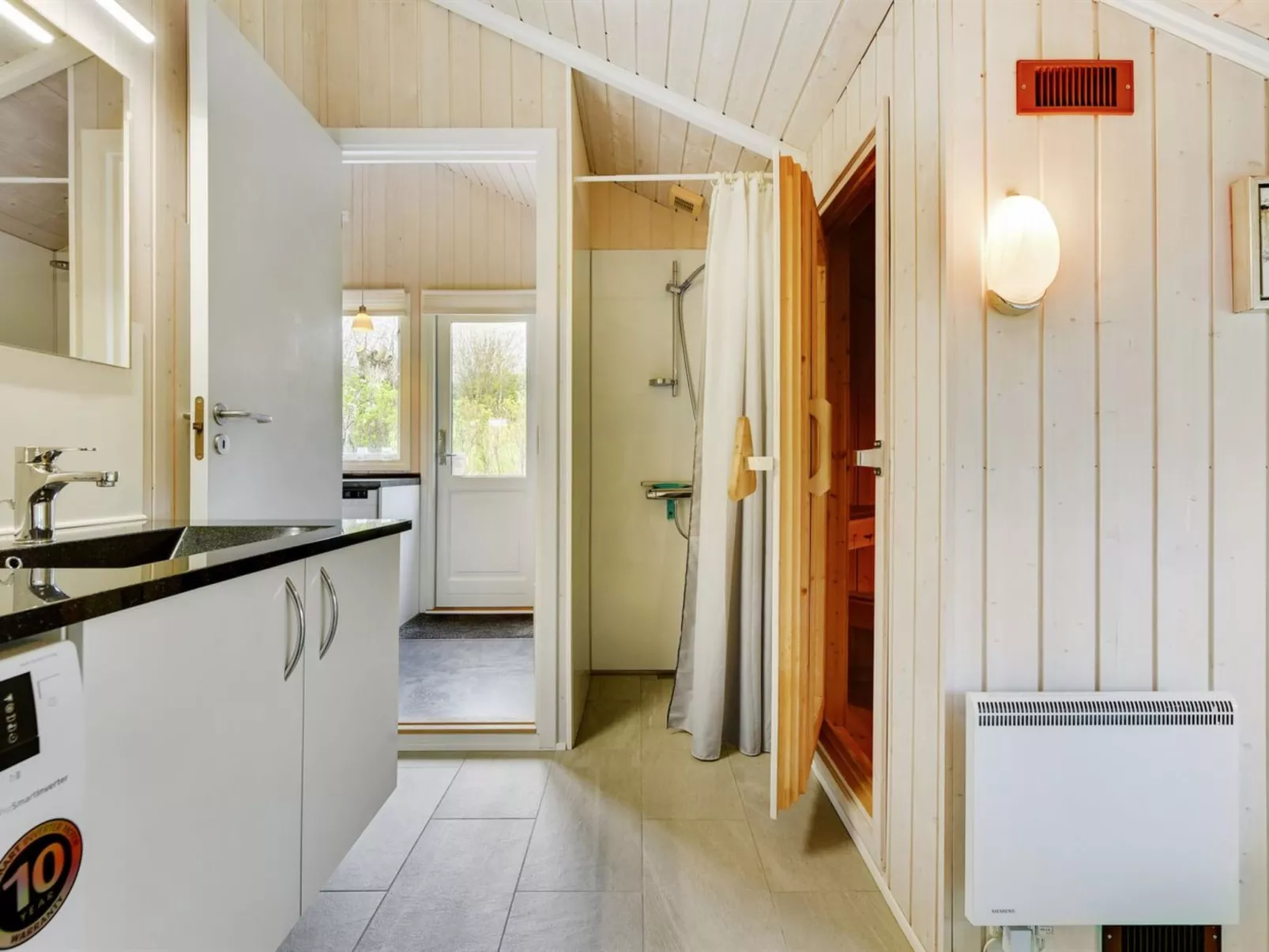 "Hwiting" - 200m from the sea-Binnen