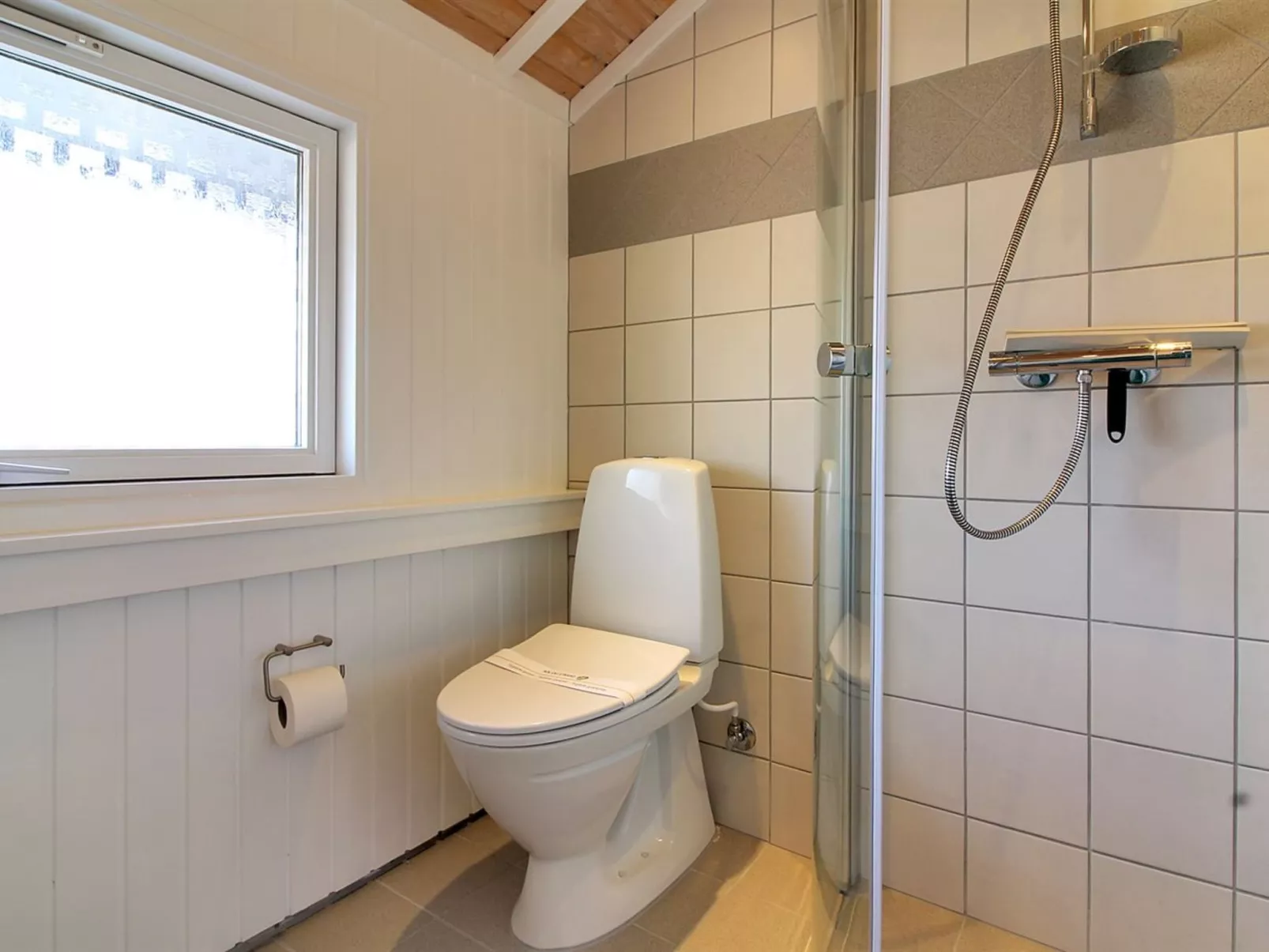 "Uolevi" - 200m from the sea-Binnen