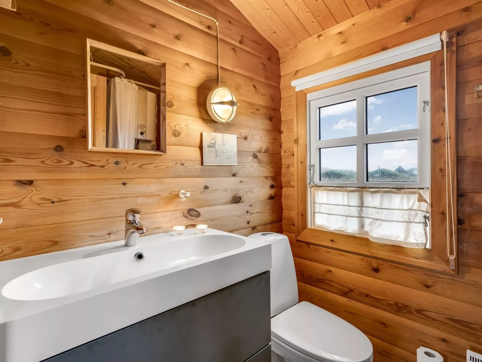 "Herfrith" -  from the sea-Binnen