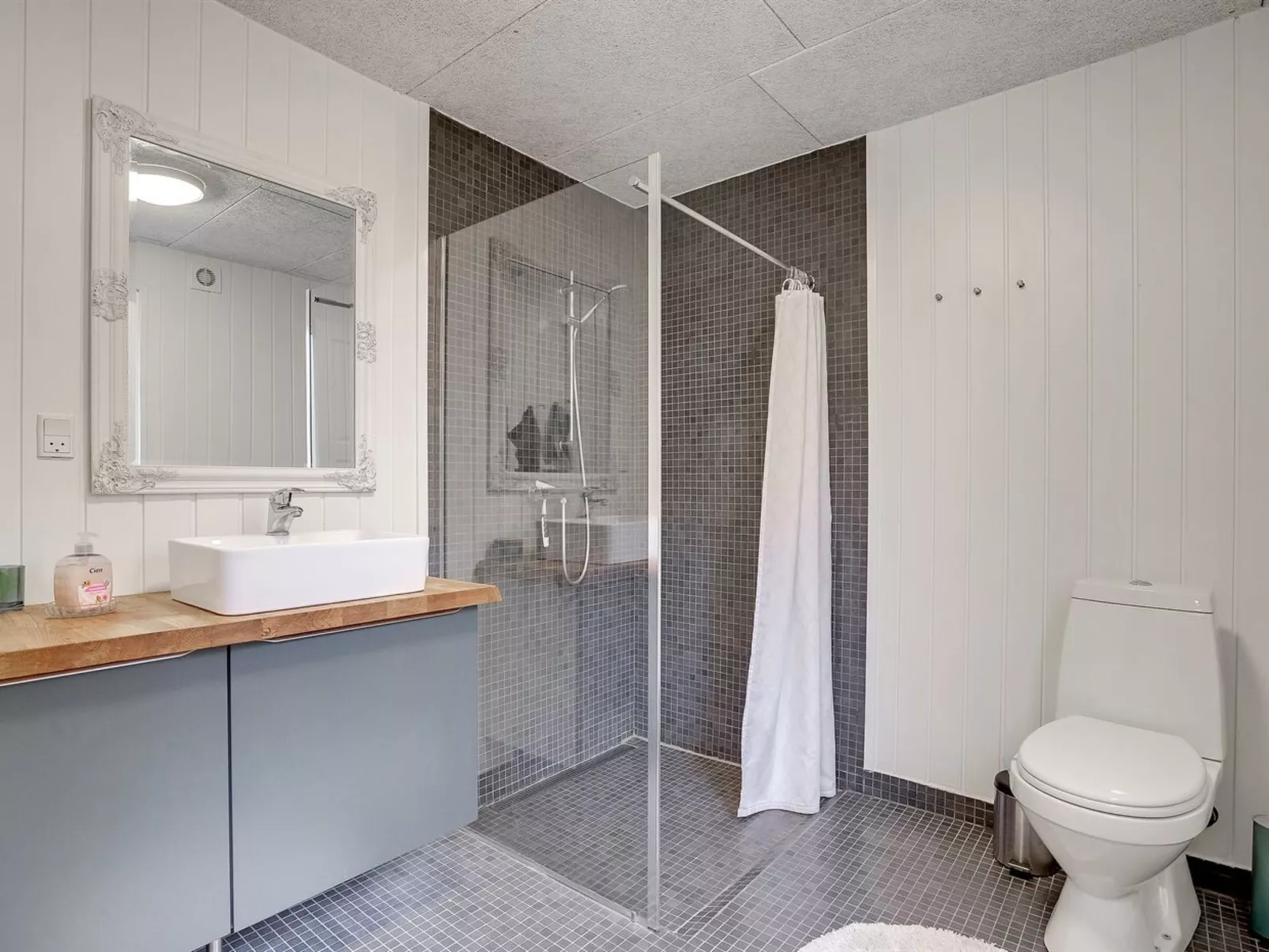 "Vitus" - 30km from the sea-Binnen