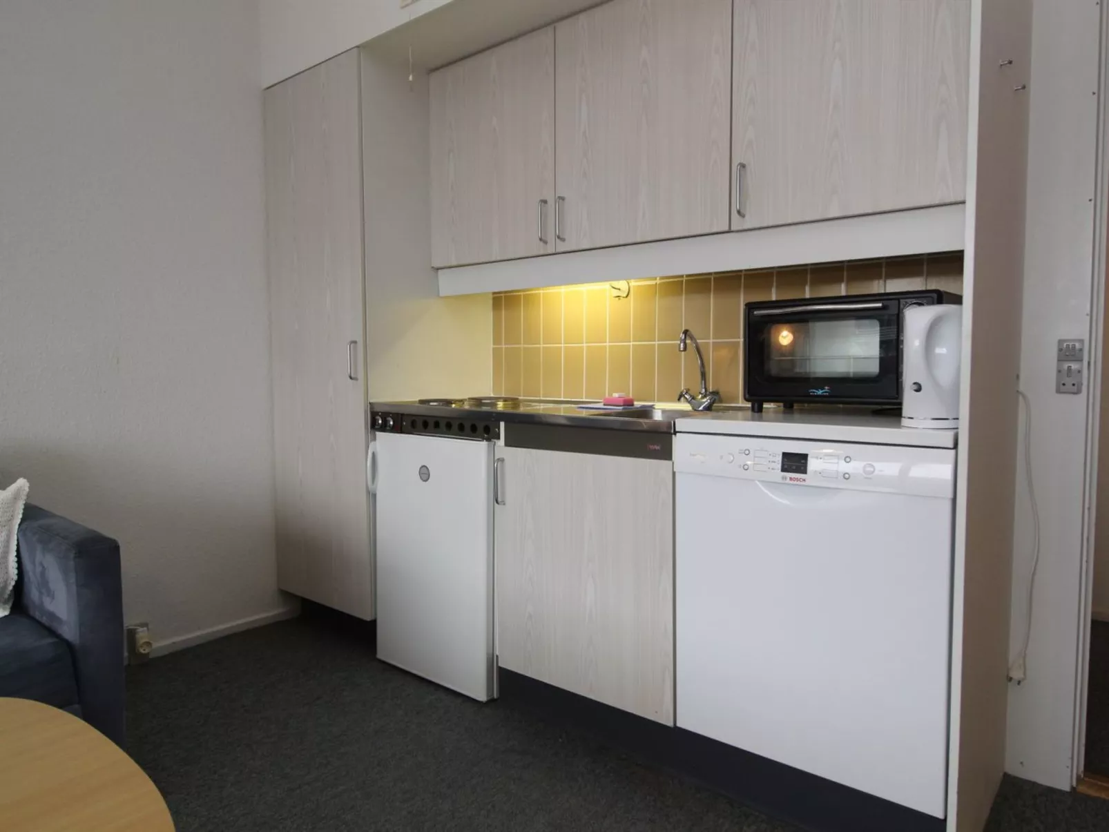 "Britt" - 100m from the sea-Binnen