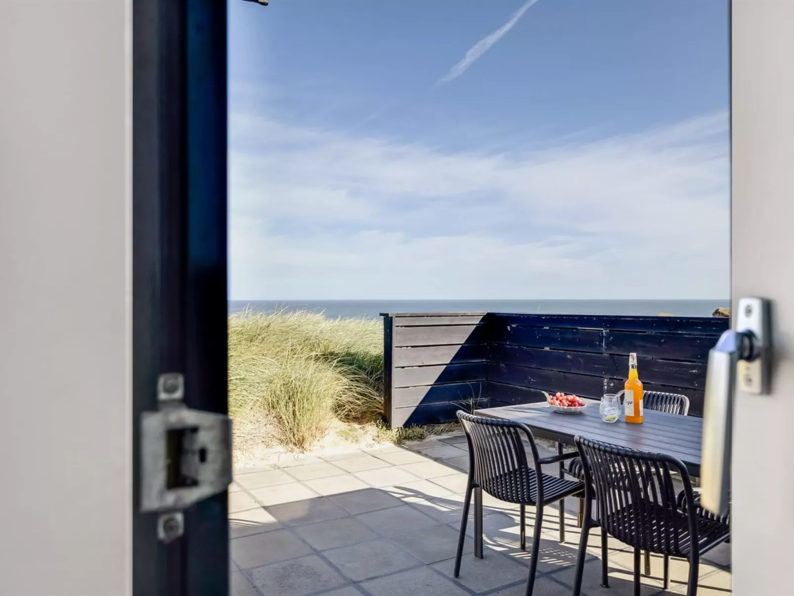 "Antonie" - 95m from the sea-Buiten