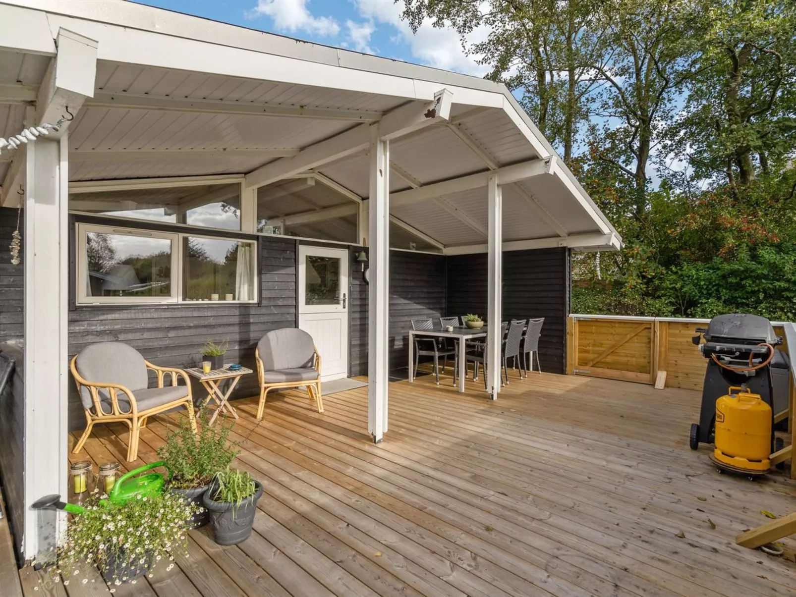 "Emmanuela" - 700m to the fjord-Buiten