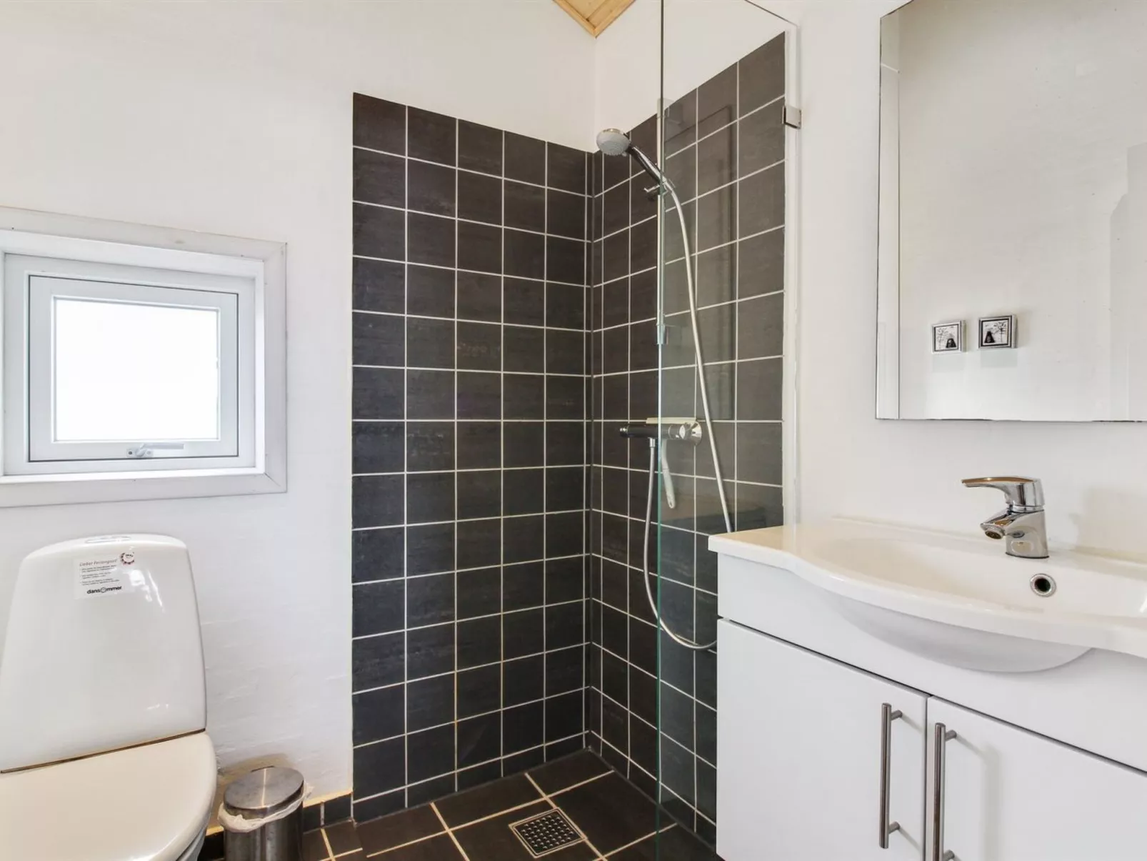 "Anett" - 400m from the sea-Binnen