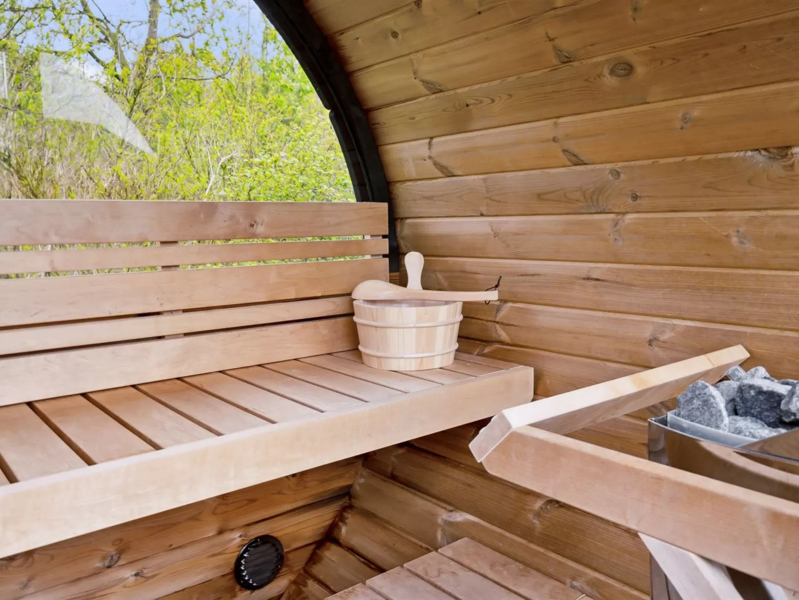 "Hasten" - 600m from the sea-Buiten