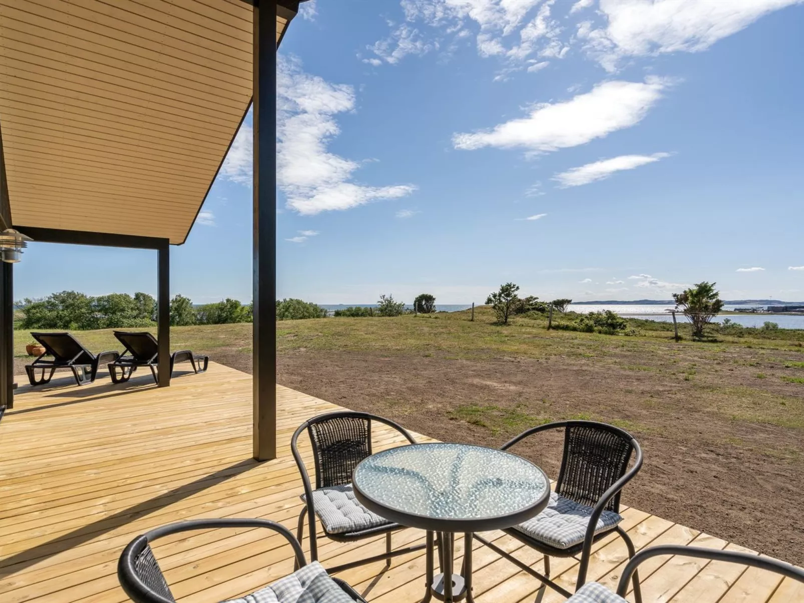 "Rickmer" - 200m from the sea-Buiten