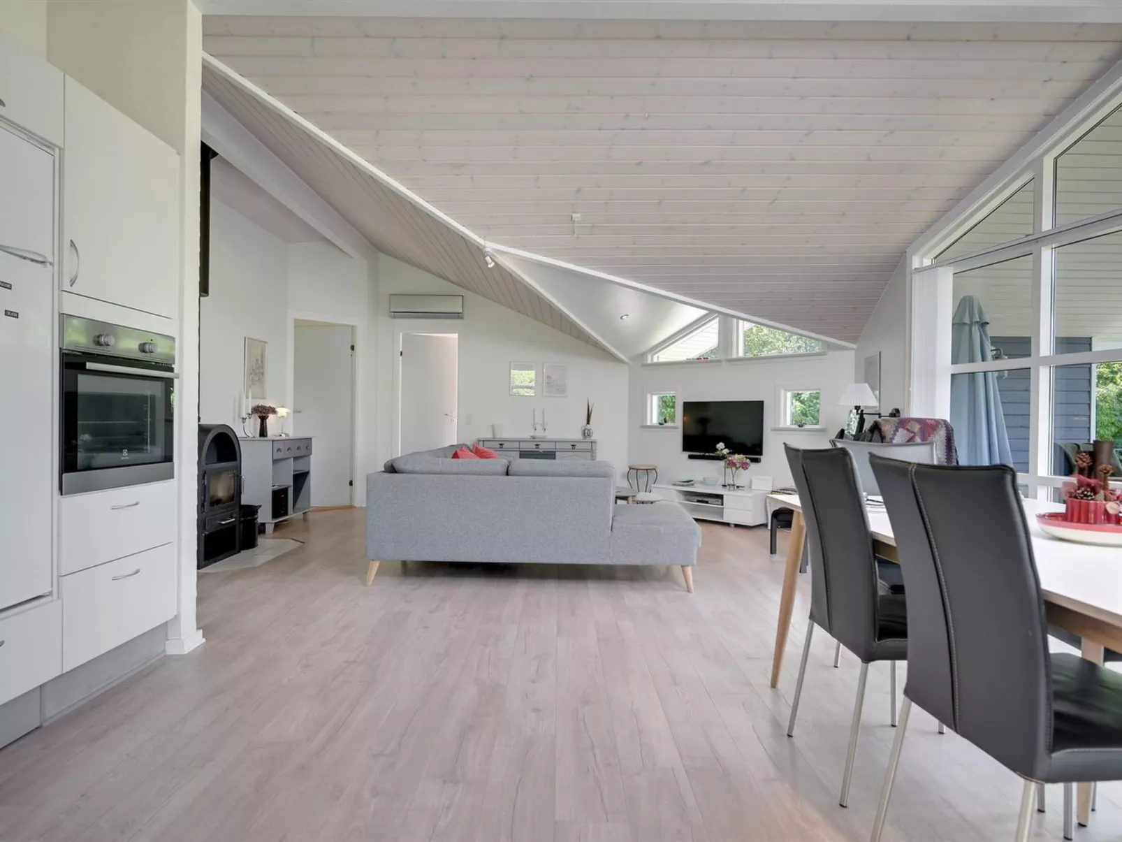 "Waltraud" - 500m from the sea-Binnen